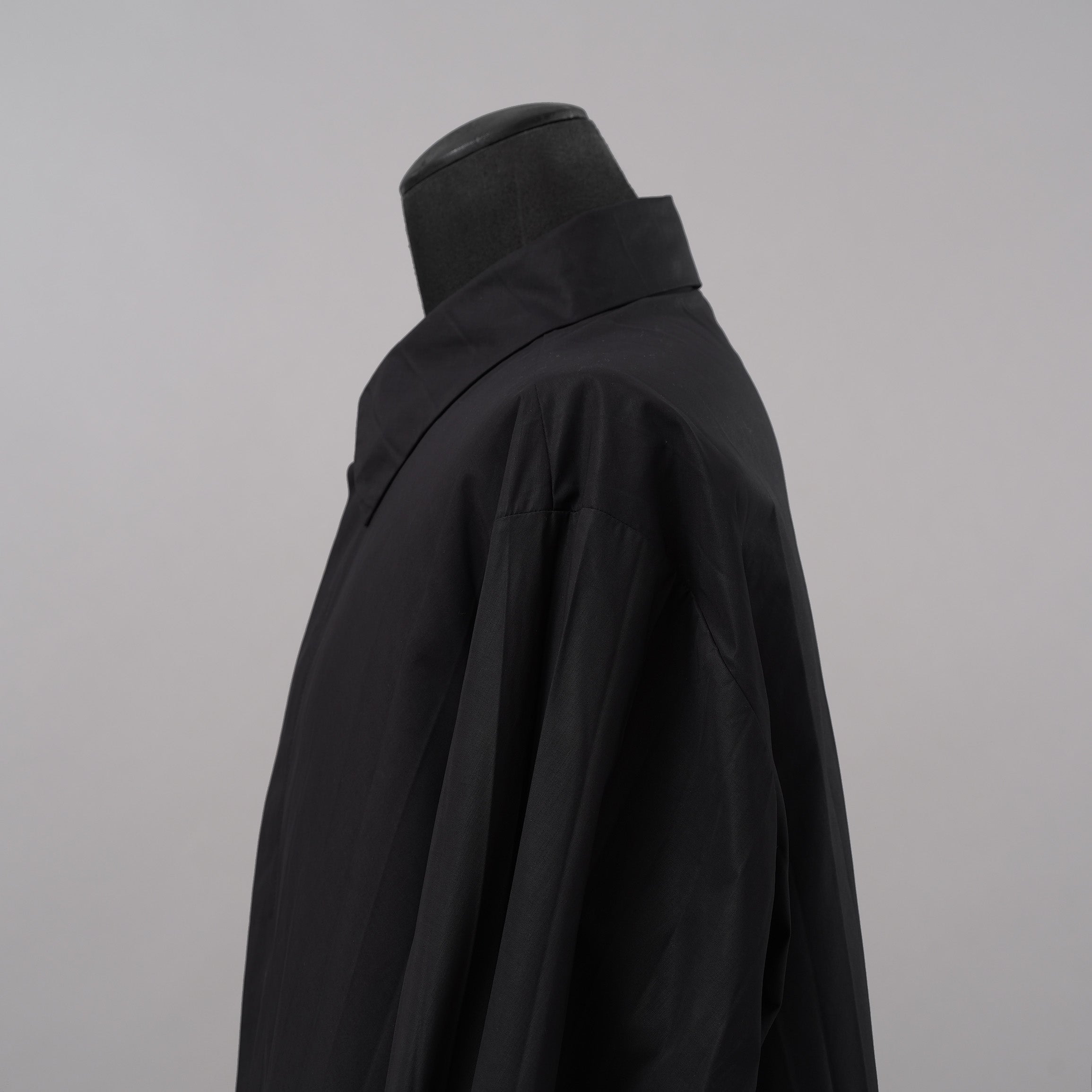 VALENTINO ヴァレンティノ / 美品 23SS Tech Nylon Oversize Shirt 長袖シャツ / 2V0ABX955ET / size S (BLACK)