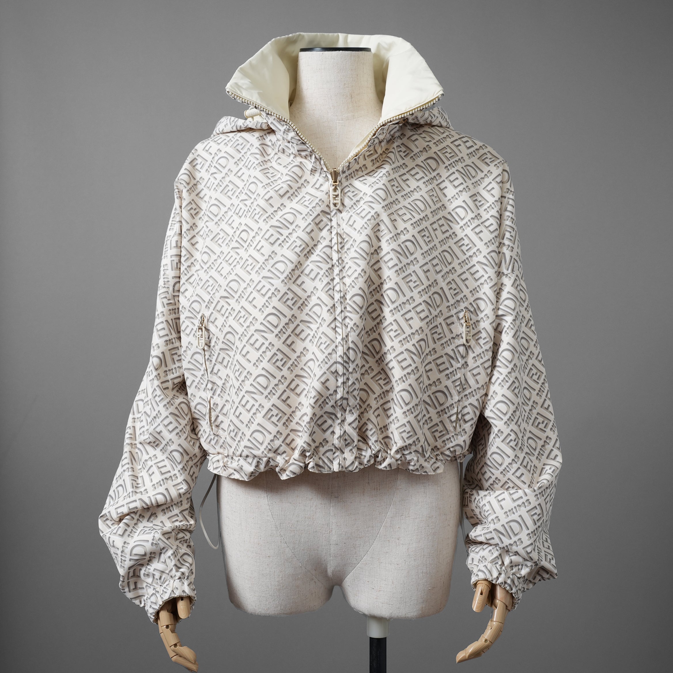 Fendi x SKIMS フェンディ / 22SS Reversible Cropped Windbreaker 総柄 リバーシブル クロップド ウインドブレーカー / FAN063 AGNG / size M (WHITE) レディース