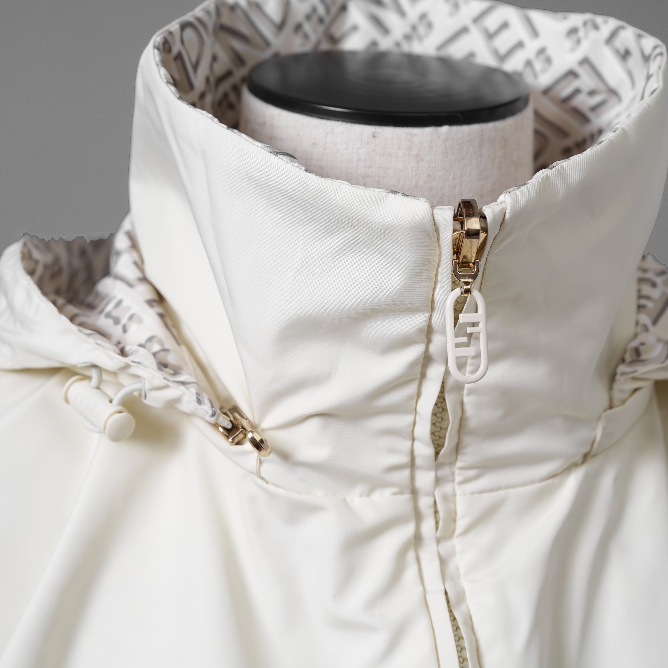 Fendi x SKIMS フェンディ / 22SS Reversible Cropped Windbreaker 総柄 リバーシブル クロップド ウインドブレーカー / FAN063 AGNG / size M (WHITE) レディース
