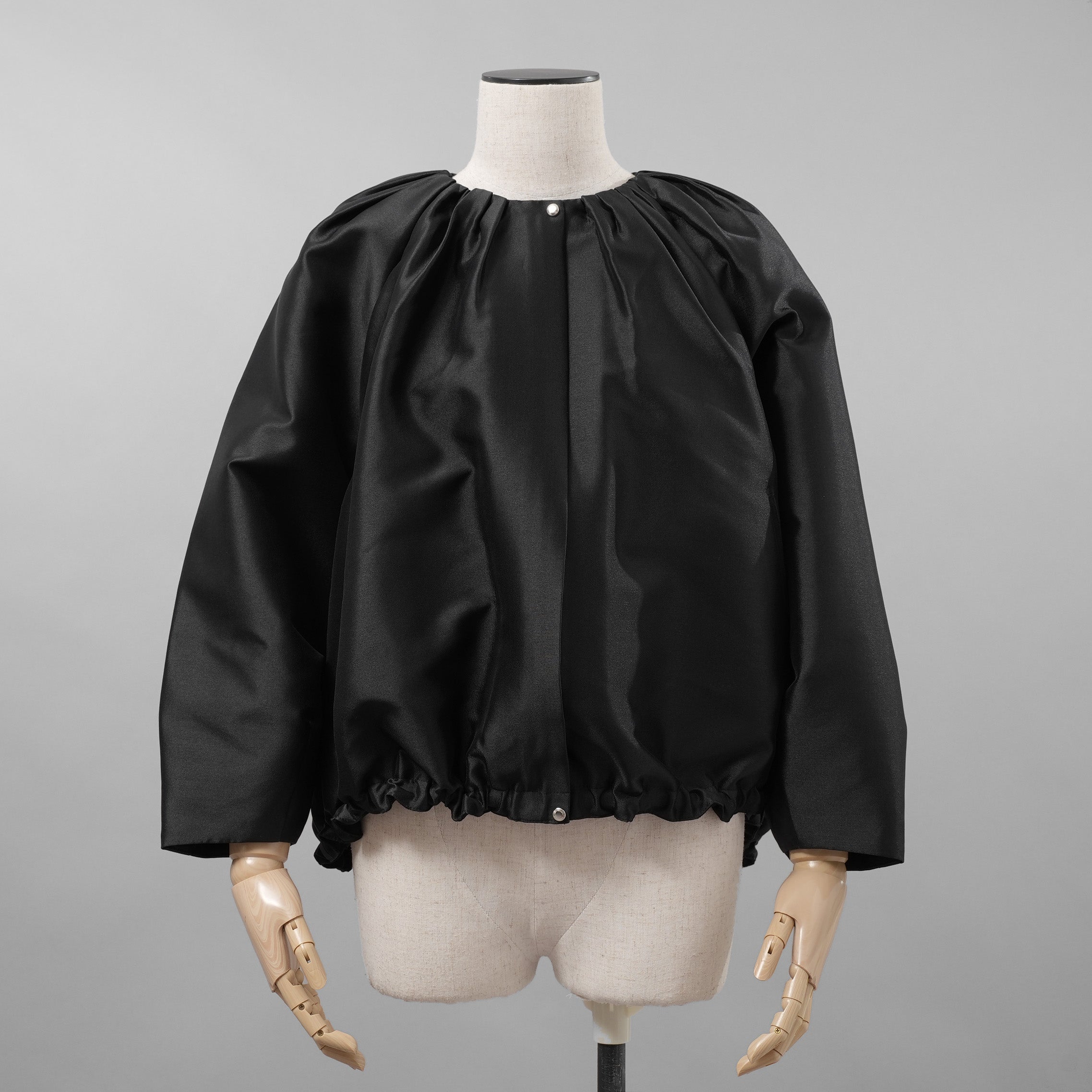 Cruciani クルチアーニ / 美品 21SS タフタ バルーンショートブルゾン ジャケット / CDM0901 / size 40 (BLACK) レディース