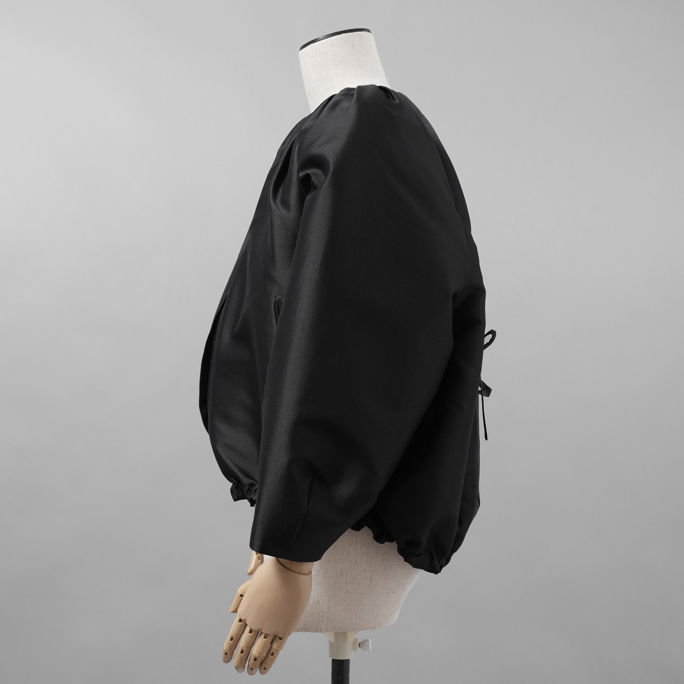 Cruciani クルチアーニ / 美品 21SS タフタ バルーンショートブルゾン ジャケット / CDM0901 / size 40 (BLACK) レディース