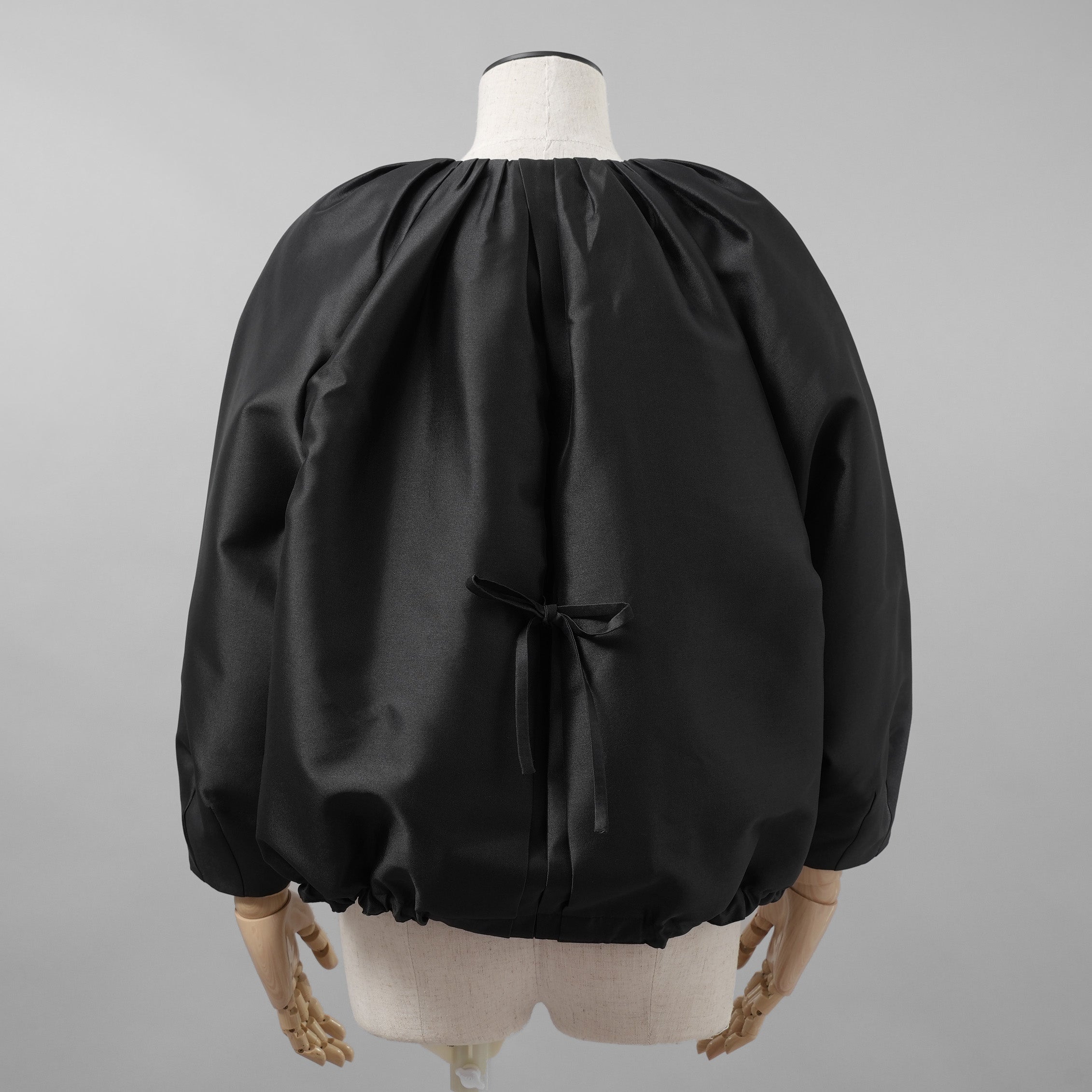 Cruciani クルチアーニ / 美品 21SS タフタ バルーンショートブルゾン ジャケット / CDM0901 / size 40 (BLACK) レディース