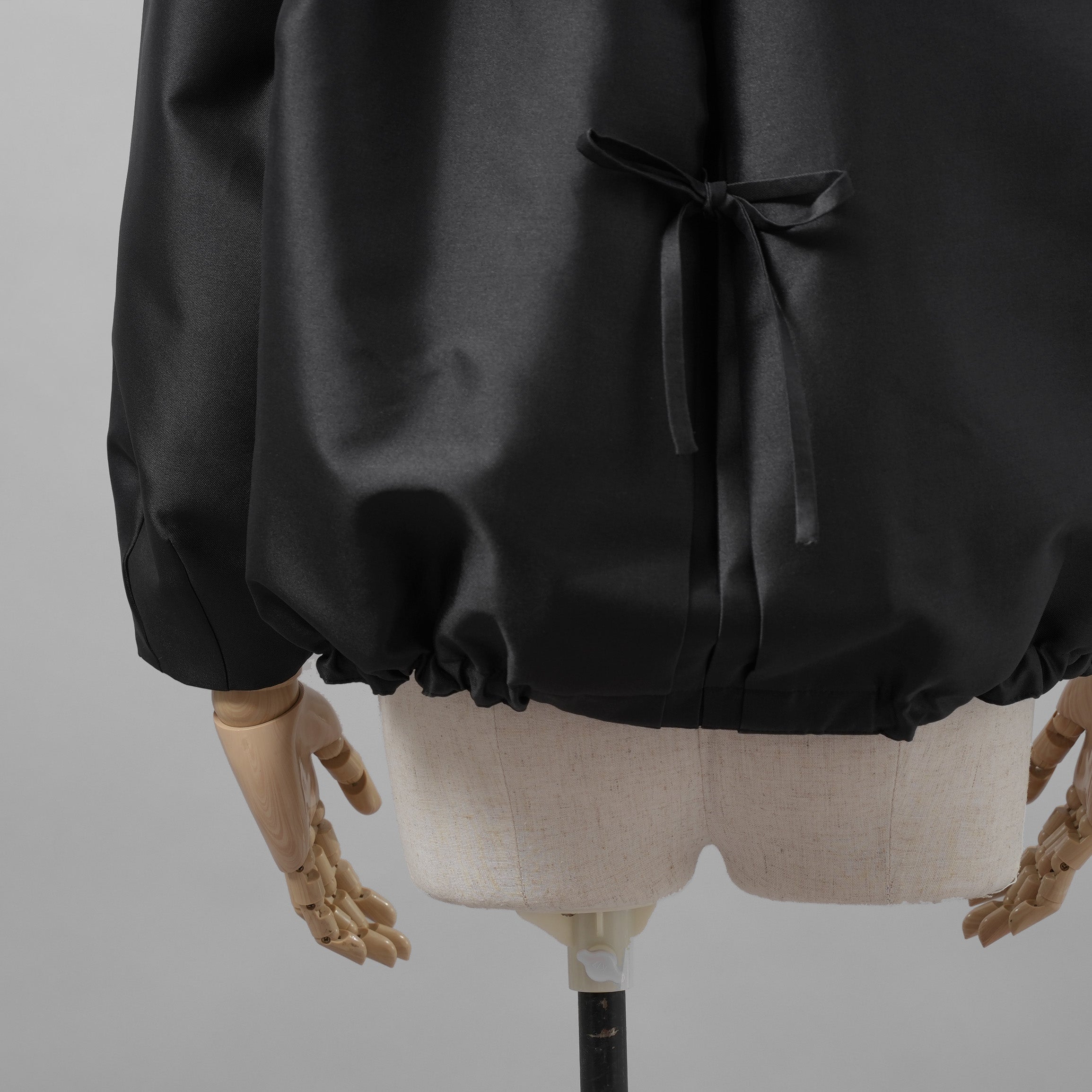 Cruciani クルチアーニ / 美品 21SS タフタ バルーンショートブルゾン ジャケット / CDM0901 / size 40 (BLACK) レディース