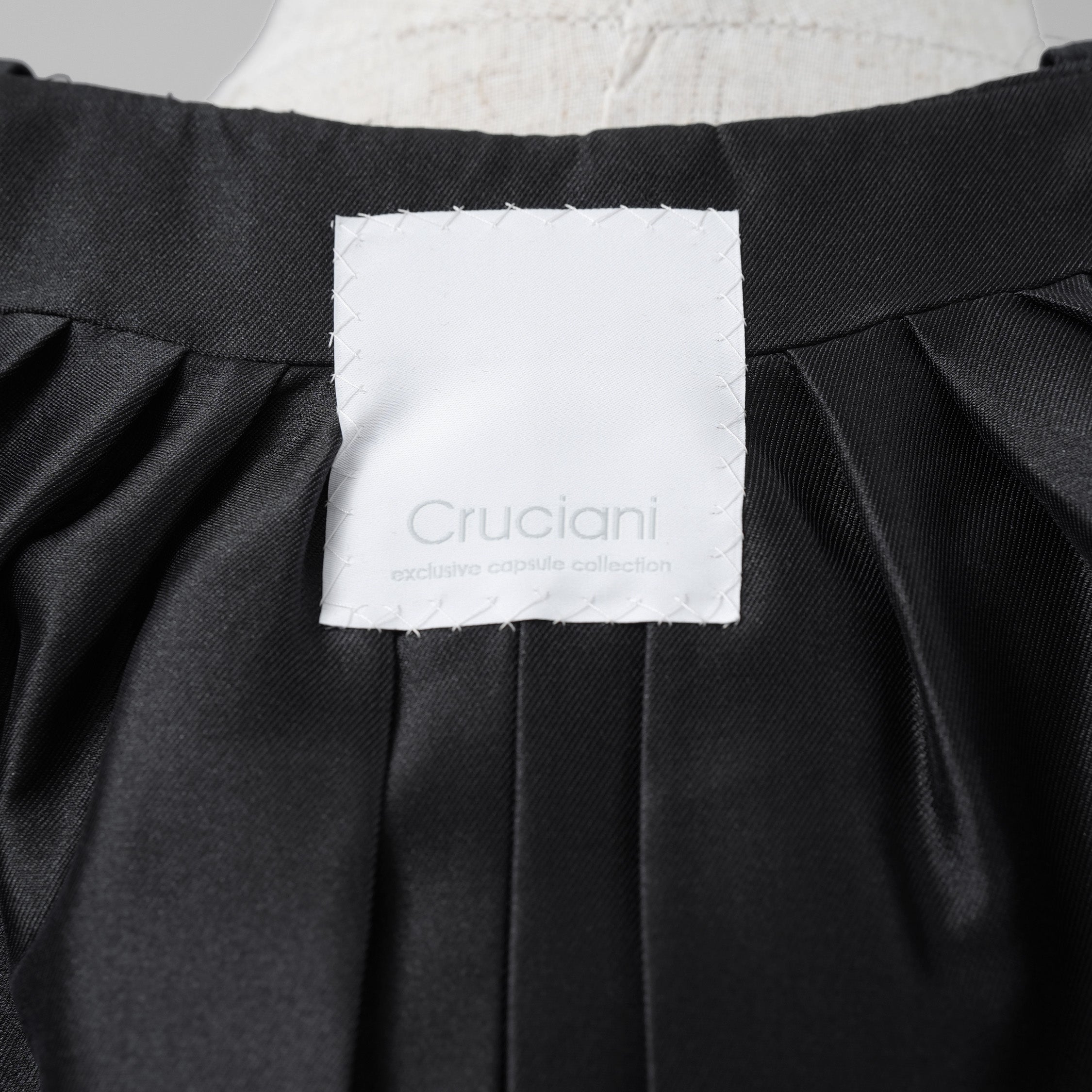 Cruciani クルチアーニ / 美品 21SS タフタ バルーンショートブルゾン ジャケット / CDM0901 / size 40 (BLACK) レディース