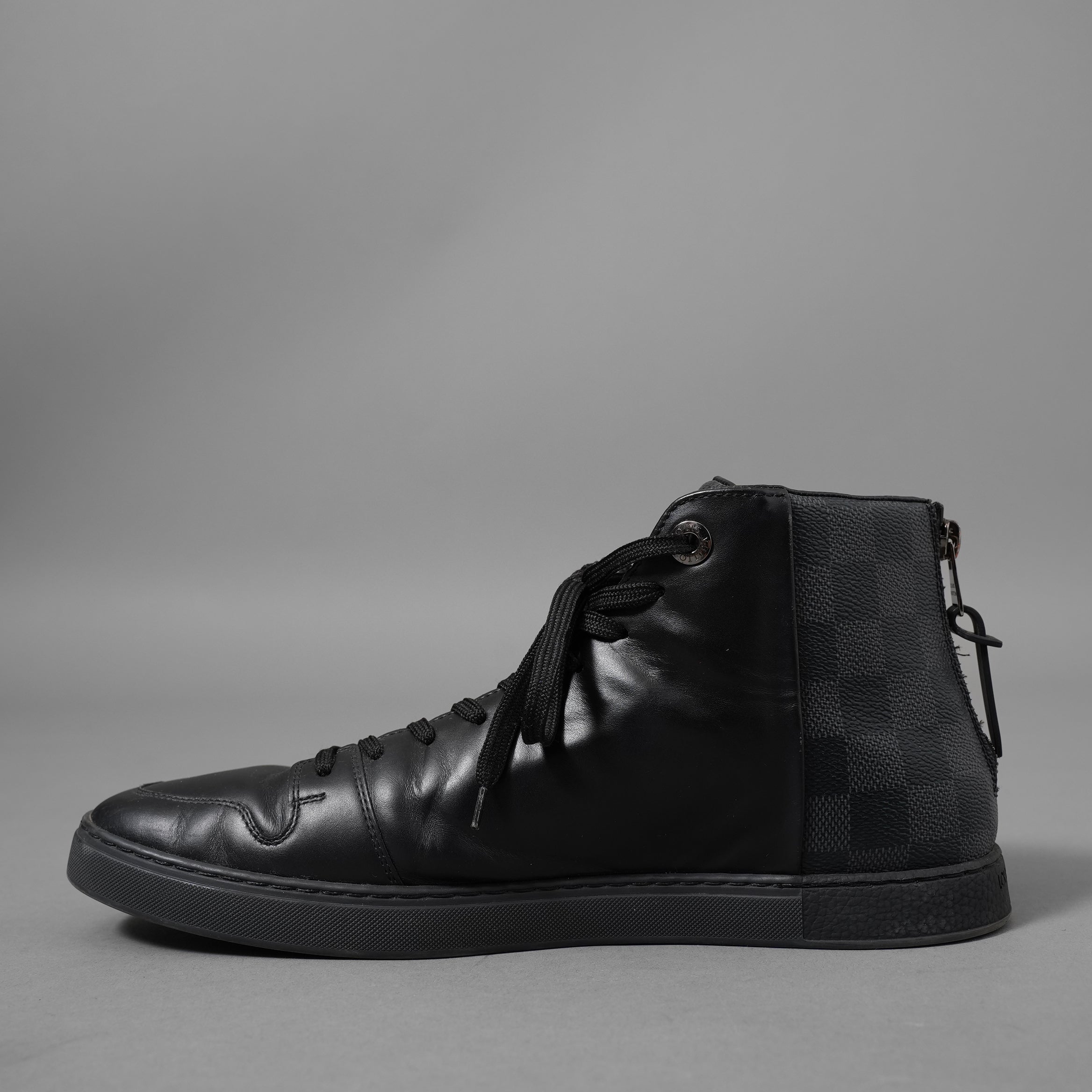 LOUIS VUITTON ルイヴィトン / 2016年モデル ラインアップライン ブラックレザー&ダミエ グラフィット ハイカットスニーカー / MS0196 /size 6.5 (25.5cm) BLACK