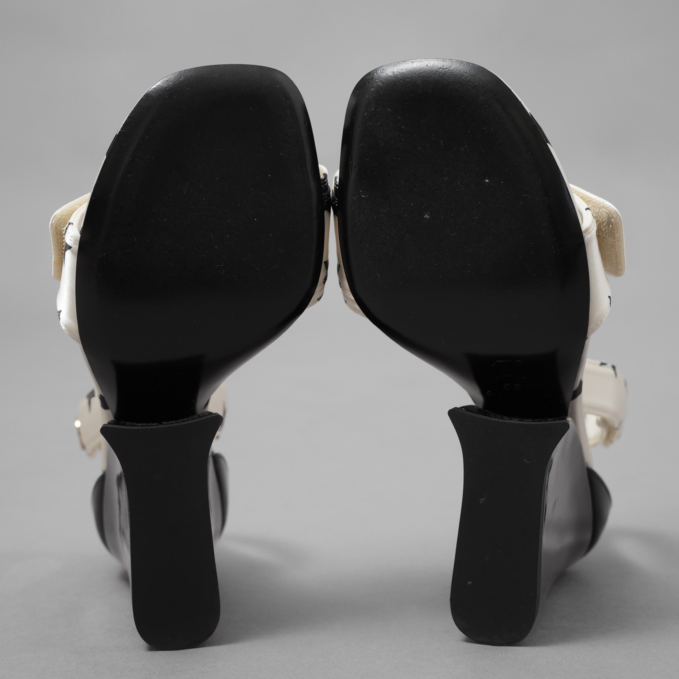 LOUIS VUITTON ルイヴィトン / 22SS スタープリント ステラー・ライン サンダル シューズ / SW0262 / size 36 (23cm) WHITE レディース