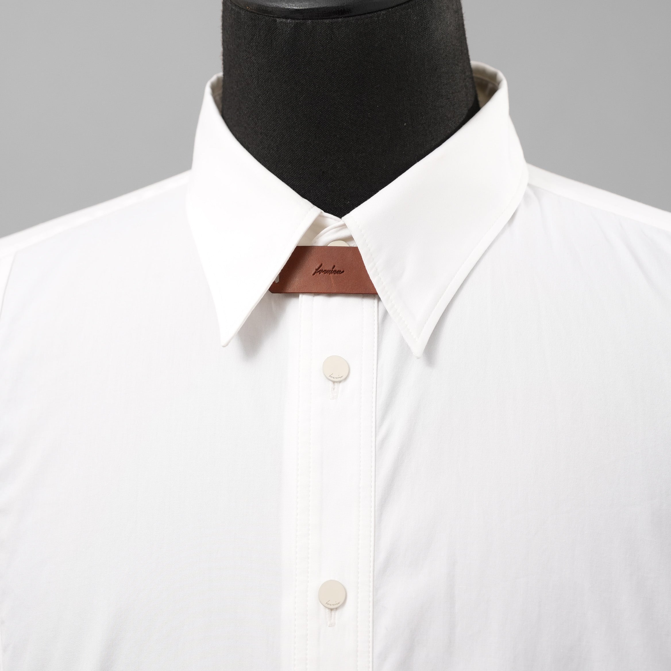 IRENISA イレニサ / 24SS FRONT PANEL SHIRT WITH LEATHER TAB 長袖シャツ / IH-24SS-B027-IM / size 3 (WHITE)