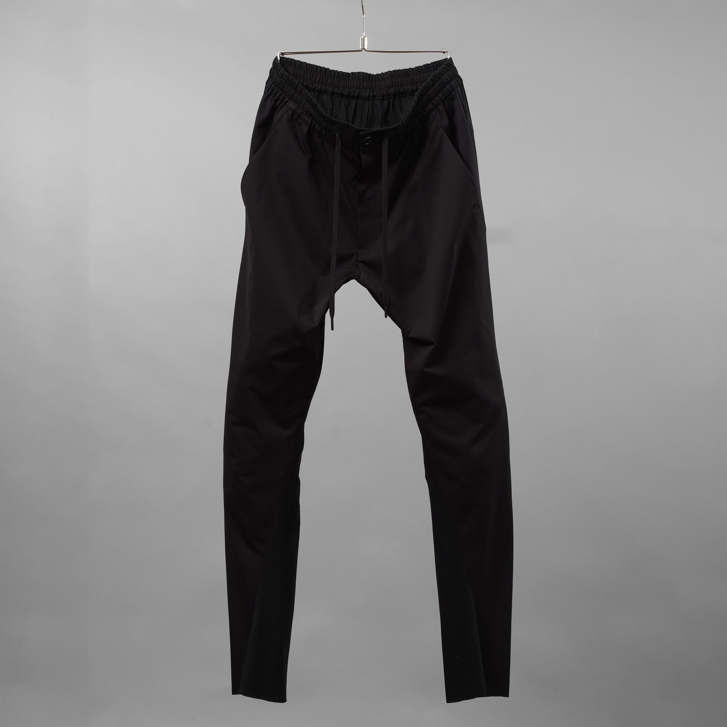 DEVOA デヴォア / 美品 24SS Slim pants water repellent polyester 4WAY ストレッチ 撥水 スリム パンツ / PTE-TBKS / size 2 (BLACK)