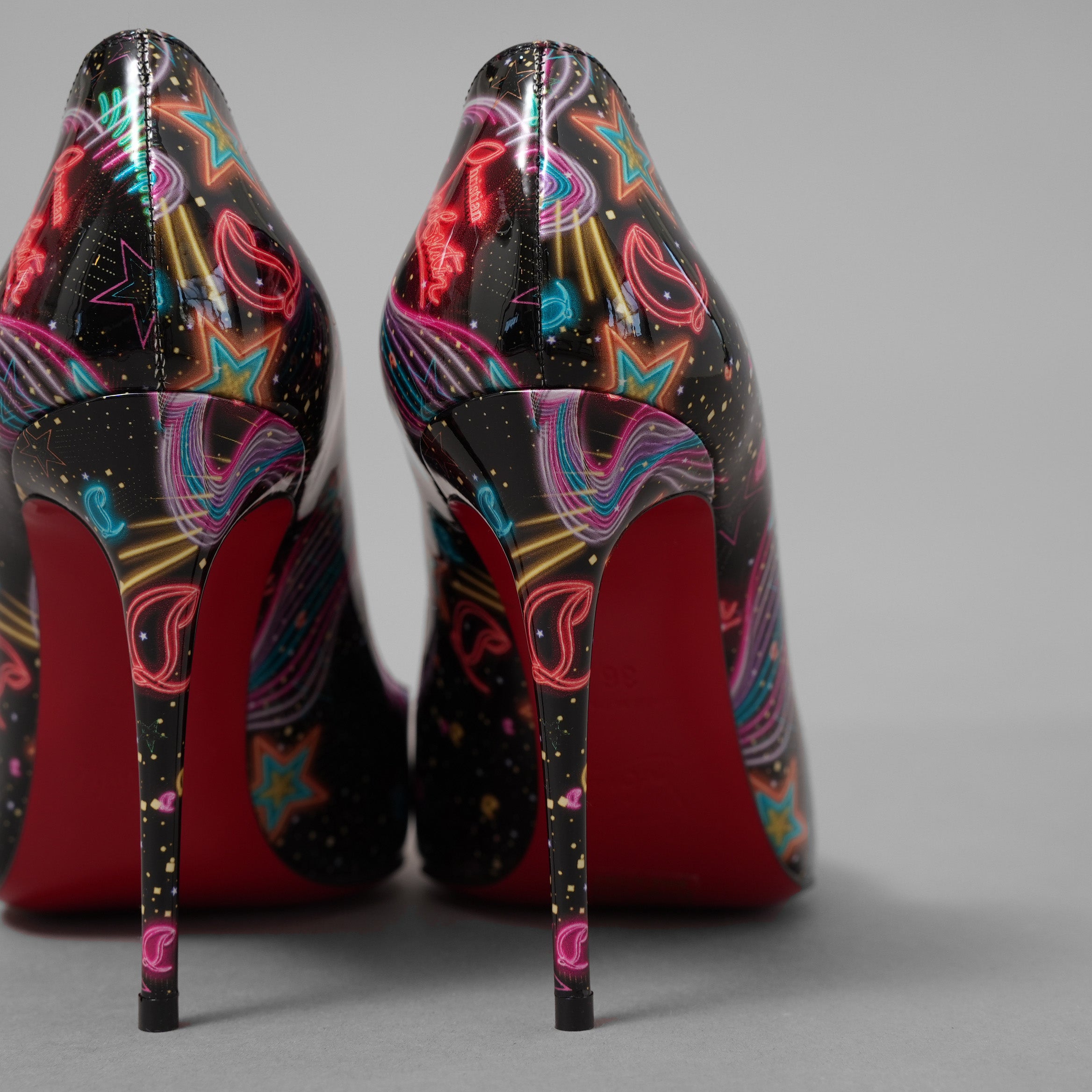 未使用 Christian Louboutin クリスチャン ルブタン / 23SS  ホット・チック Hot Chick  パテント スターライト パンプス シューズ / size 36 (23cm) BLACK レディース