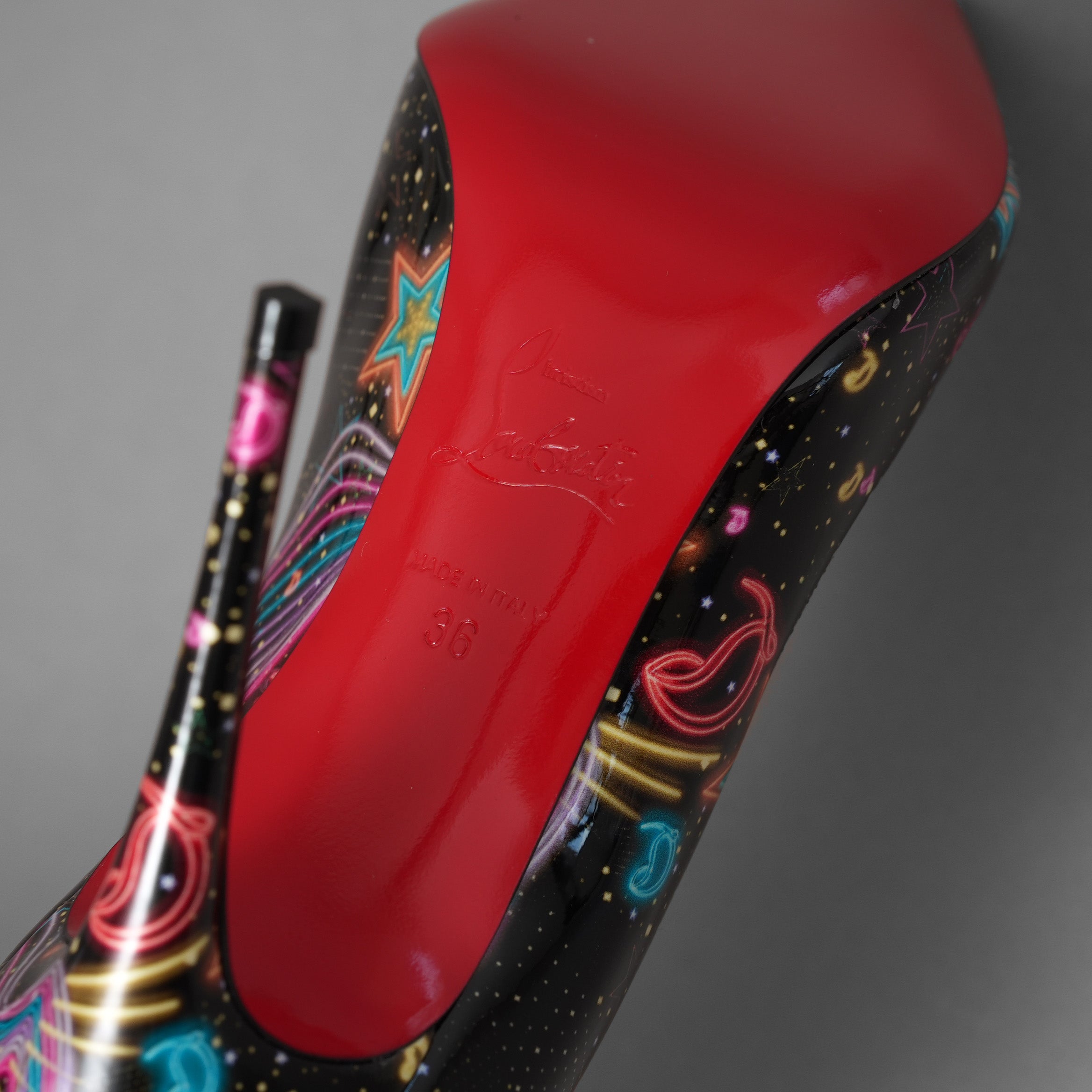 未使用 Christian Louboutin クリスチャン ルブタン / 23SS  ホット・チック Hot Chick  パテント スターライト パンプス シューズ / size 36 (23cm) BLACK レディース