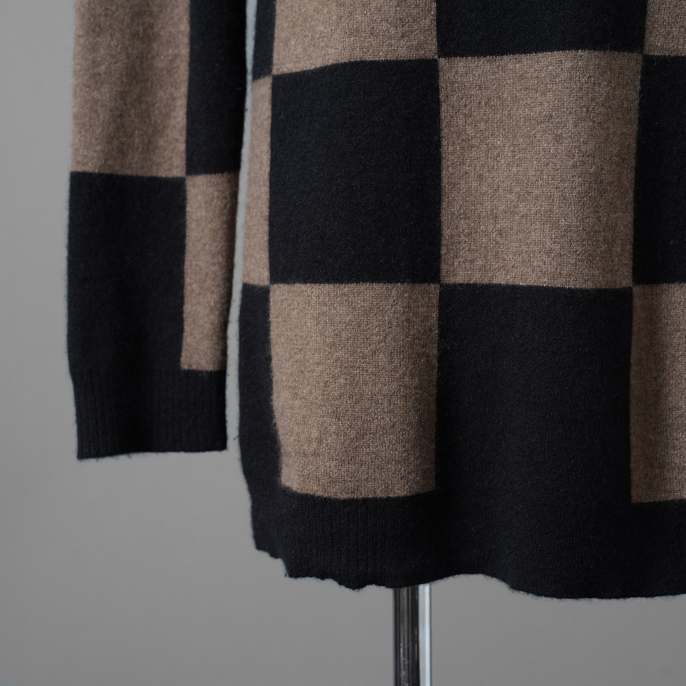 Aleksandr Manamis アレクサンダーマナミス / 23AW 美品 カシミア100% パネルチェック ニット チェック柄 / size 3 （BLACK x BROWN）