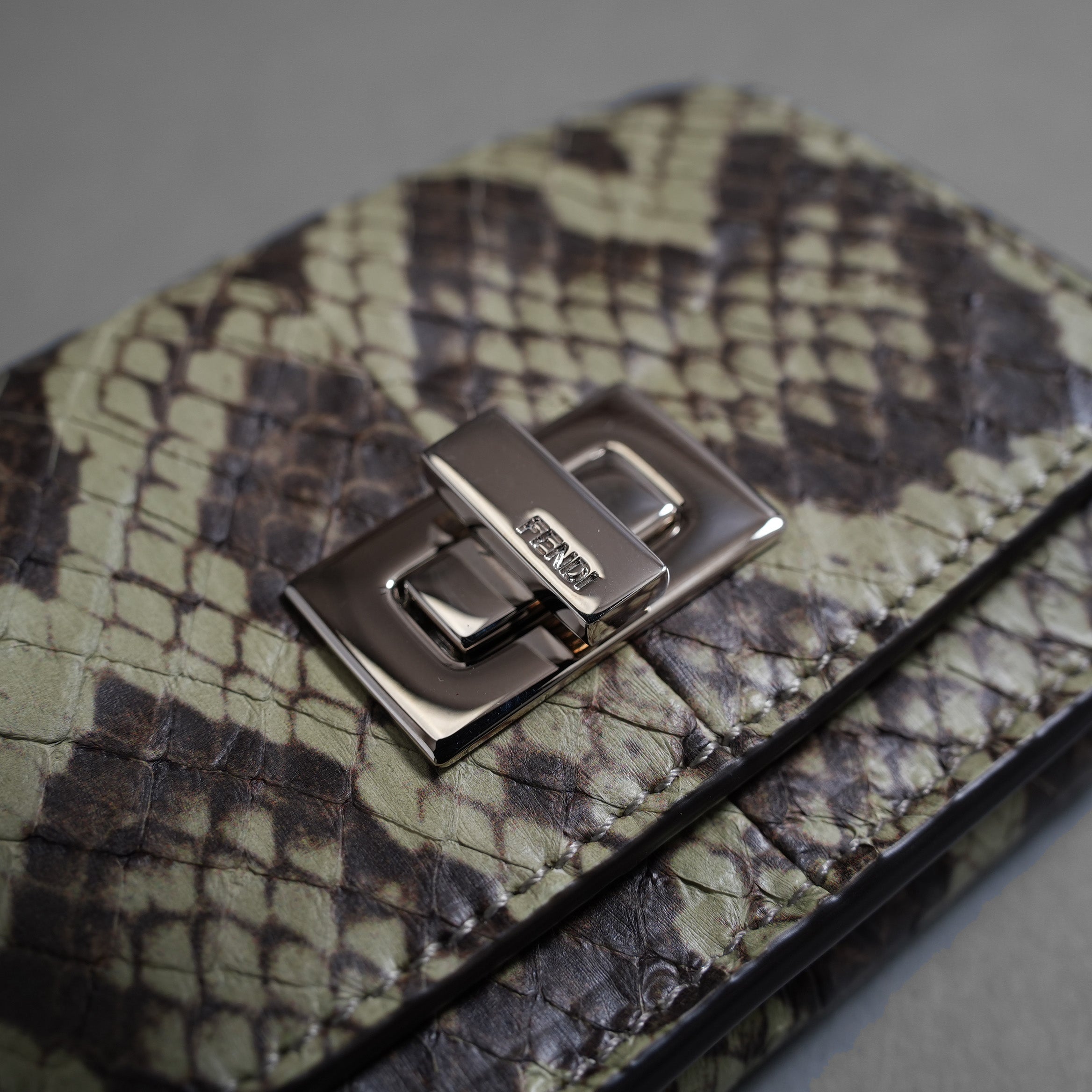 FENDI フェンディ / 美品 パイソン ピーカブー コンパクトウォレット / 三つ折り財布 / 8M0426 アクセサリー