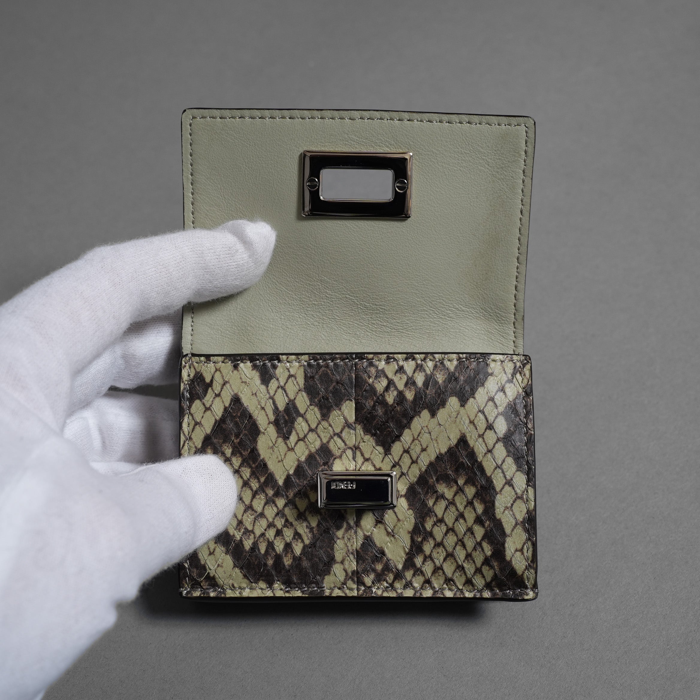 FENDI フェンディ / 美品 パイソン ピーカブー コンパクトウォレット / 三つ折り財布 / 8M0426 アクセサリー