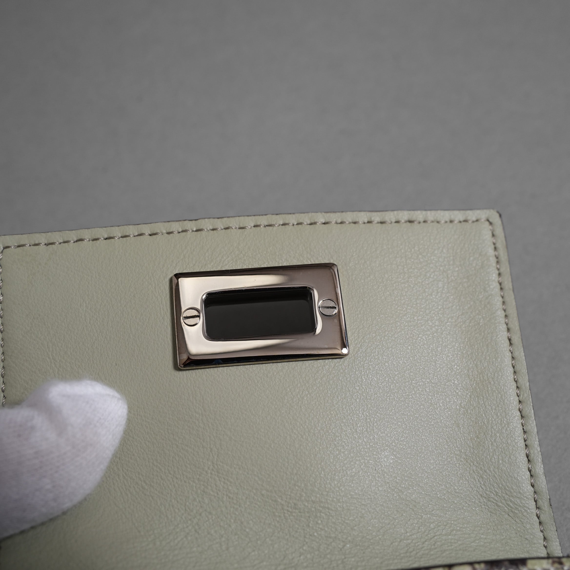 FENDI フェンディ / 美品 パイソン ピーカブー コンパクトウォレット / 三つ折り財布 / 8M0426 アクセサリー