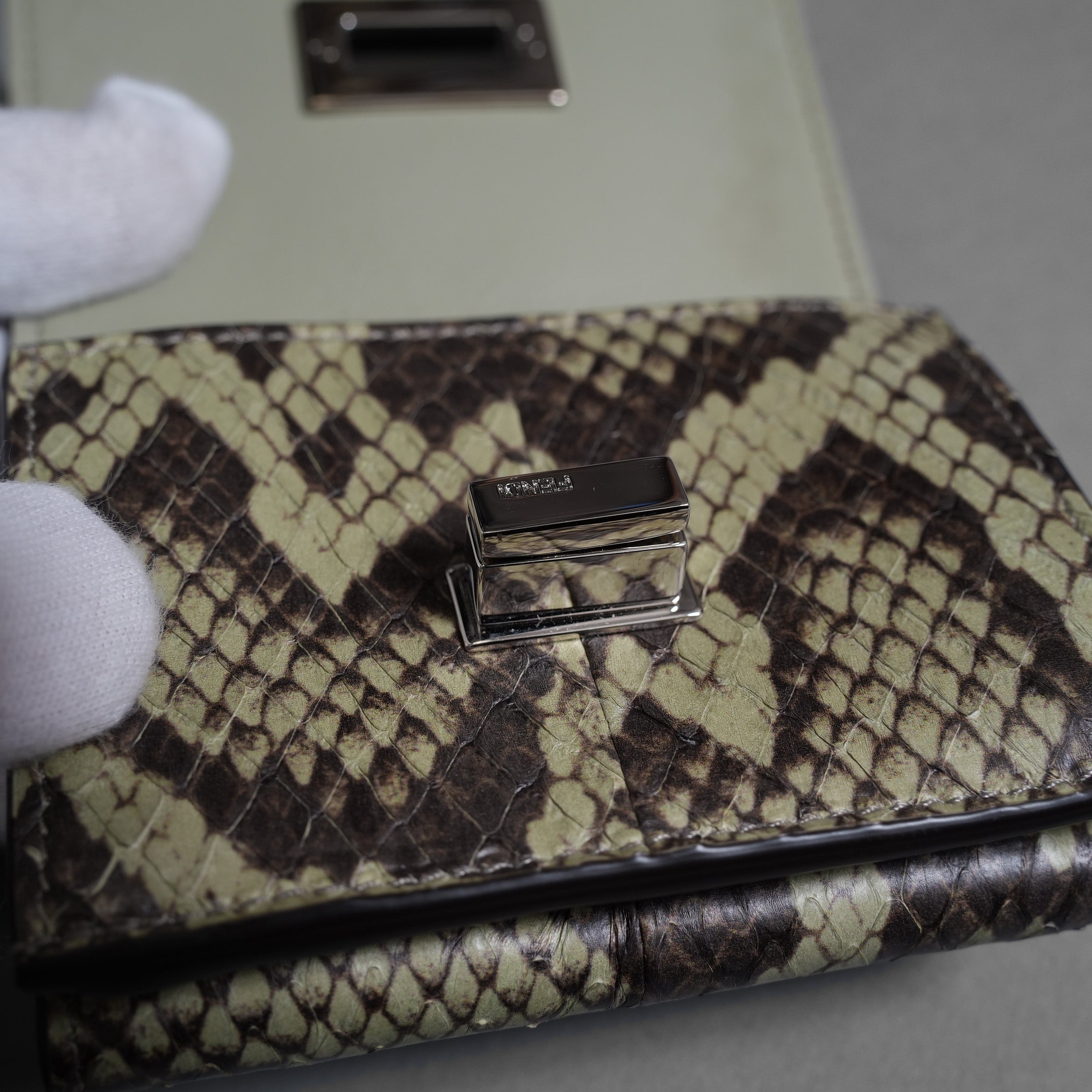 FENDI フェンディ / 美品 パイソン ピーカブー コンパクトウォレット / 三つ折り財布 / 8M0426 アクセサリー