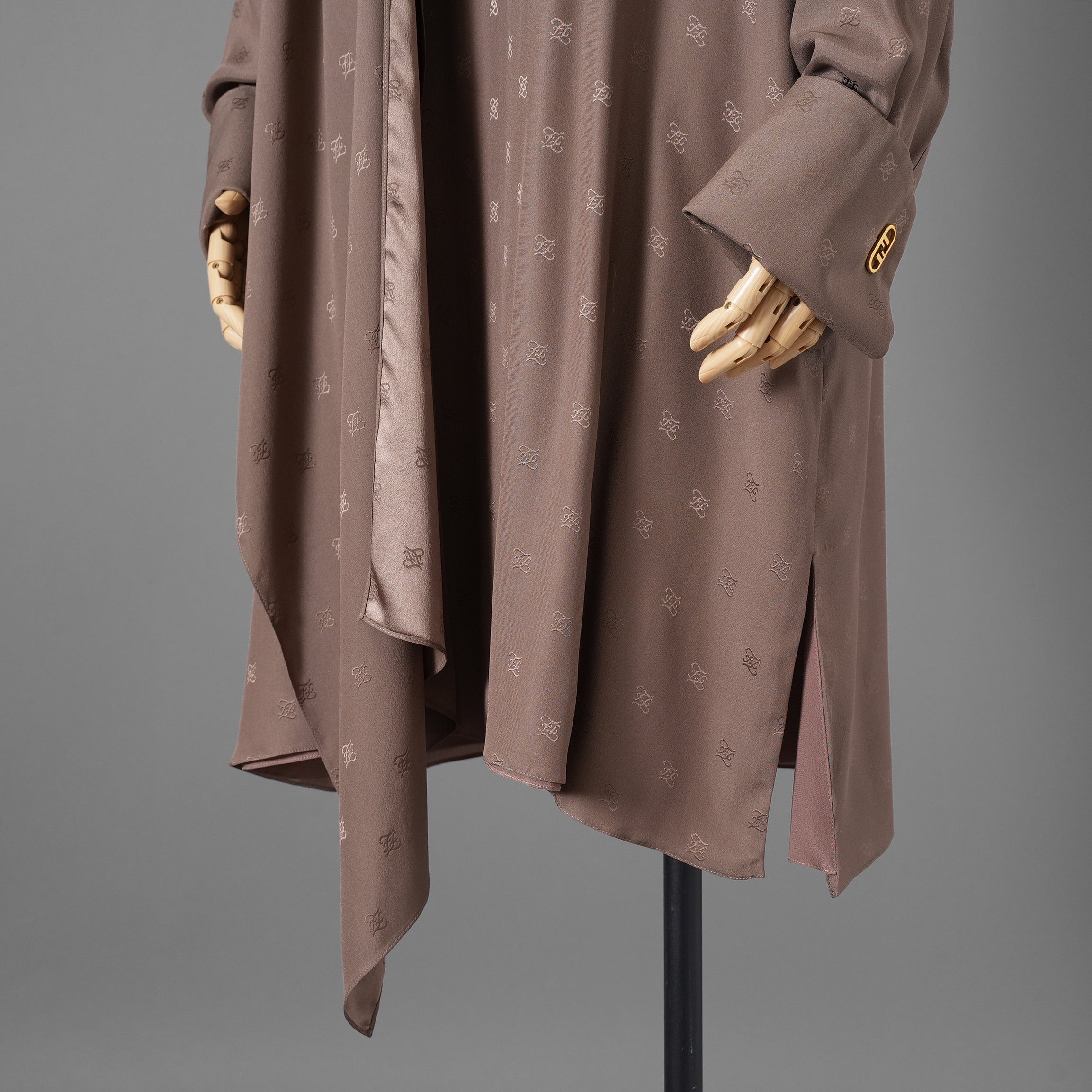 FENDIフェンディ / 21AW 美品 川口春奈 着用  シルク カリグラフィ ワンピース / オーロック カフス / ミニドレス / FDB919AGUB / size 40 (BROWN) レディース