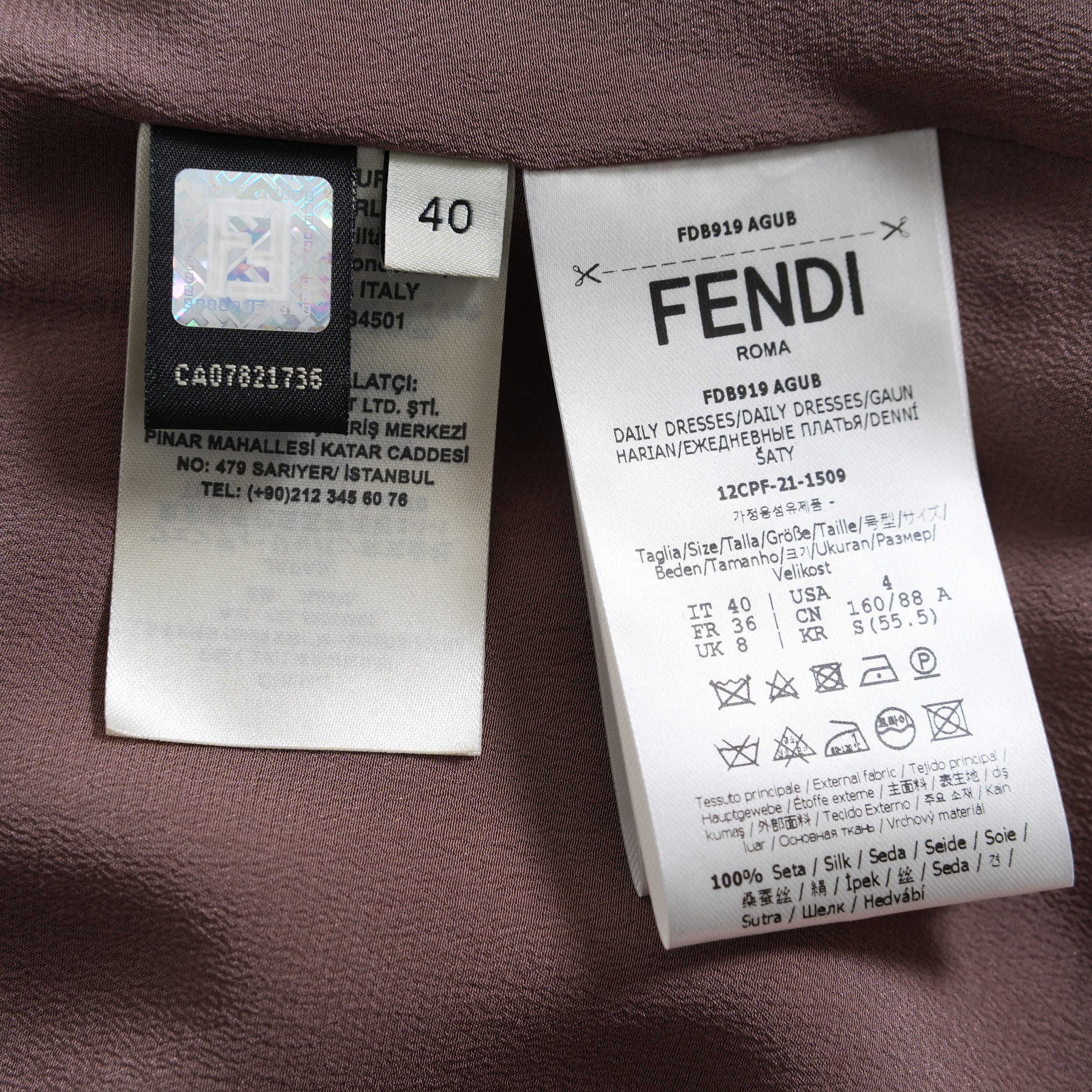 FENDIフェンディ / 21AW 美品 川口春奈 着用  シルク カリグラフィ ワンピース / オーロック カフス / ミニドレス / FDB919AGUB / size 40 (BROWN) レディース