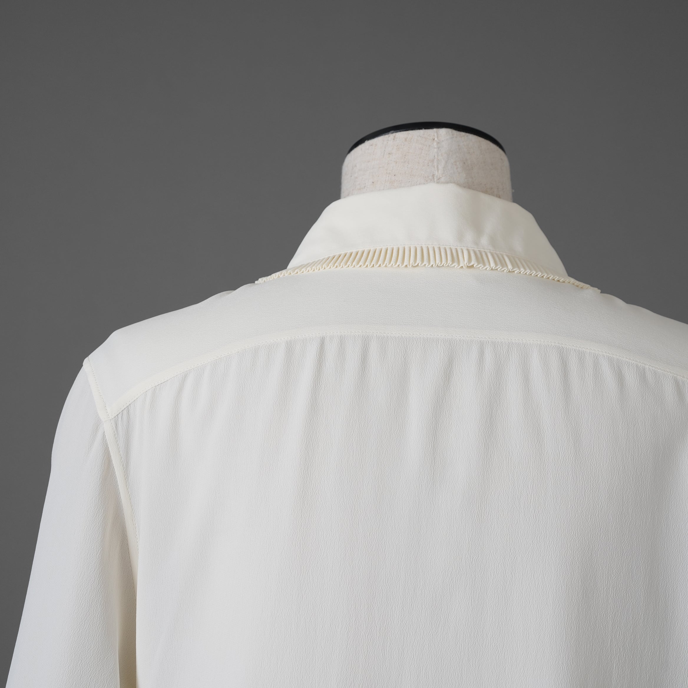 試着のみ CELINE セリーヌ/ 23AW ロミークロップドシャツフリルカラー ブラウス / 長袖シャツ / 008D 2C77A 01AV / size 38 (WHITE) レディース