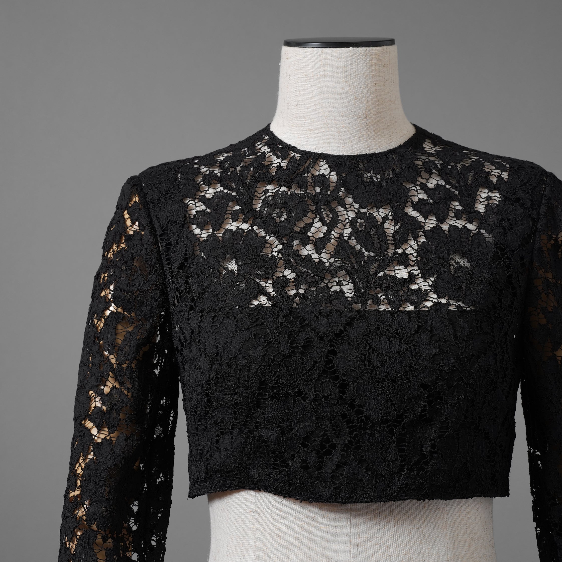 VALENTINO ヴァレンティノ / 22SS 美品 レース クロップド トップス / 長袖シャツ  / 1B3AE7A56FR / size 40 (BLACK) レディース
