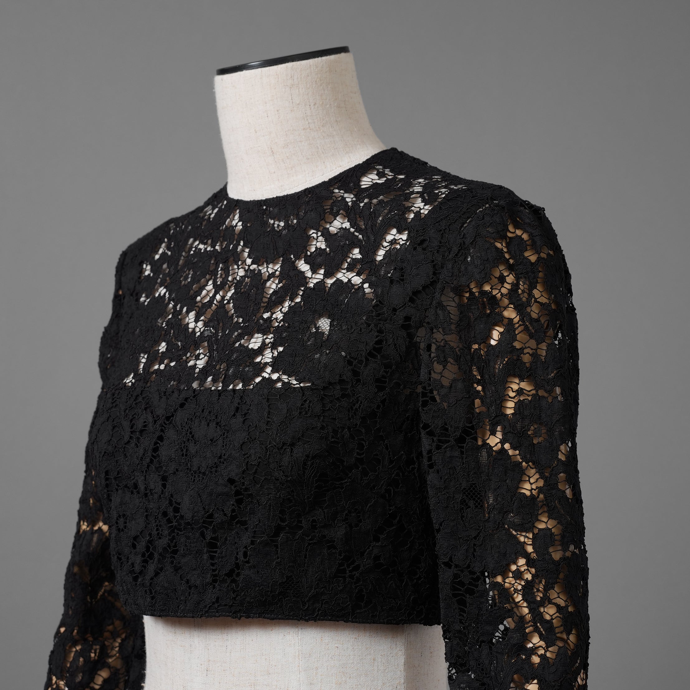 VALENTINO ヴァレンティノ / 22SS 美品 レース クロップド トップス / 長袖シャツ  / 1B3AE7A56FR / size 40 (BLACK) レディース