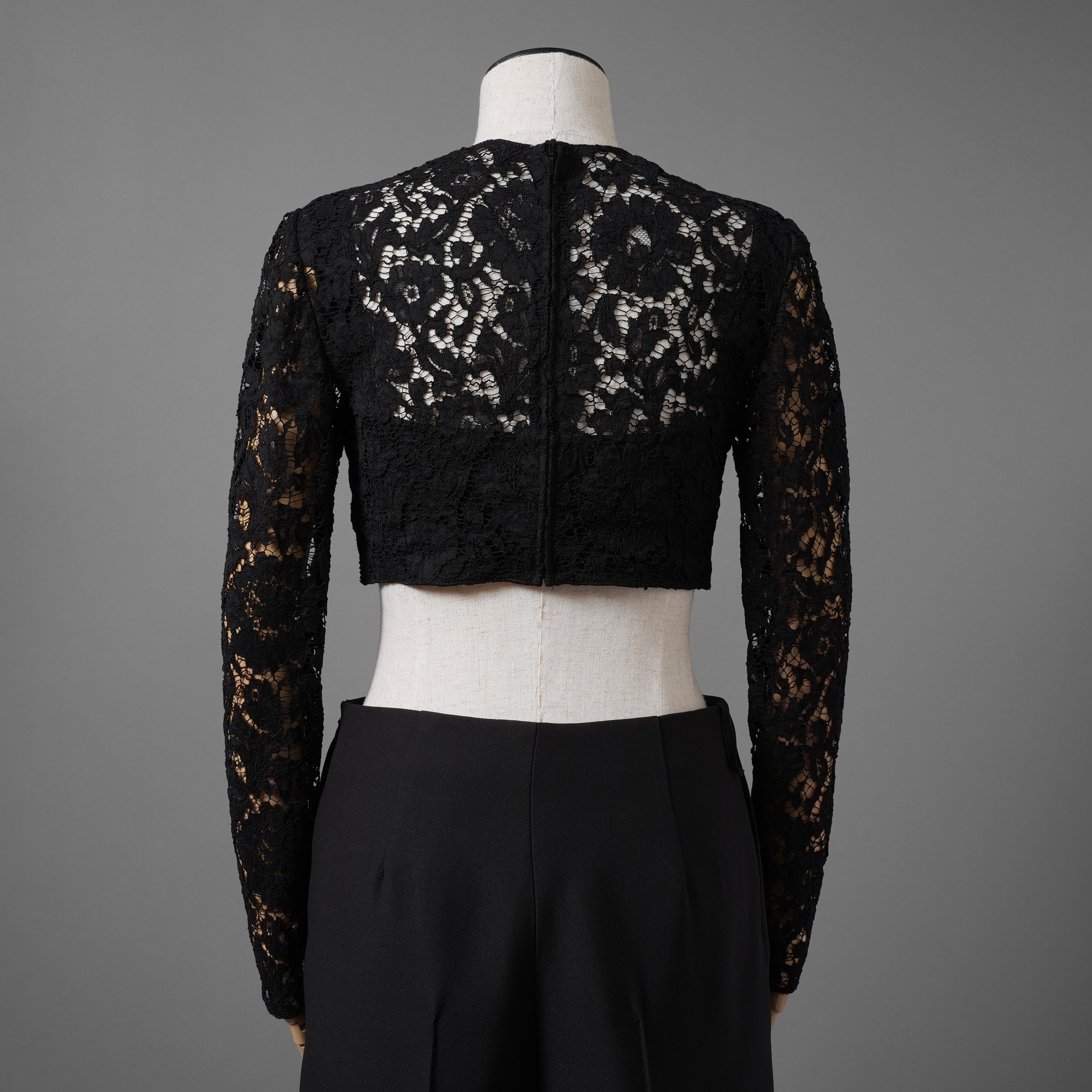 VALENTINO ヴァレンティノ / 22SS 美品 レース クロップド トップス / 長袖シャツ  / 1B3AE7A56FR / size 40 (BLACK) レディース