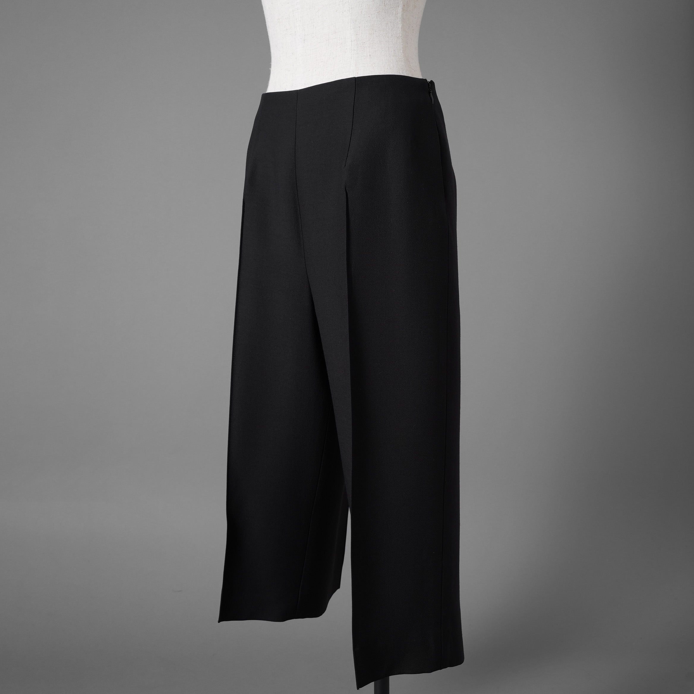 VALENTINO ヴァレンティノ / 22AW 美品 ウール キュロット パンツ センタープリーツ / MB3RB1961CF / size 40 (BLACK) レディース