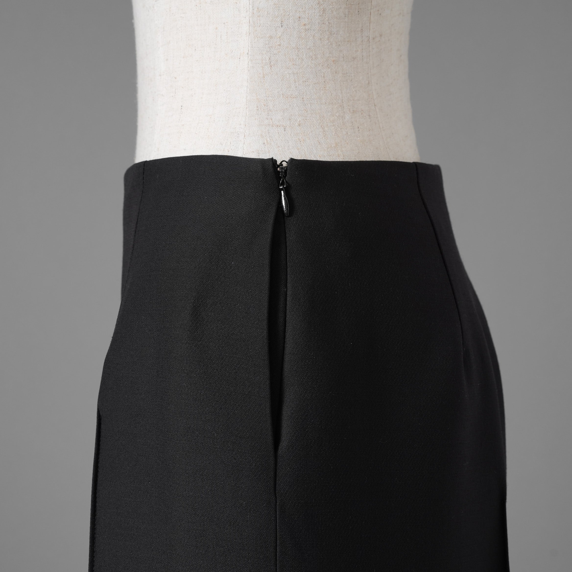 VALENTINO ヴァレンティノ / 22AW 美品 ウール キュロット パンツ センタープリーツ / MB3RB1961CF / size 40 (BLACK) レディース