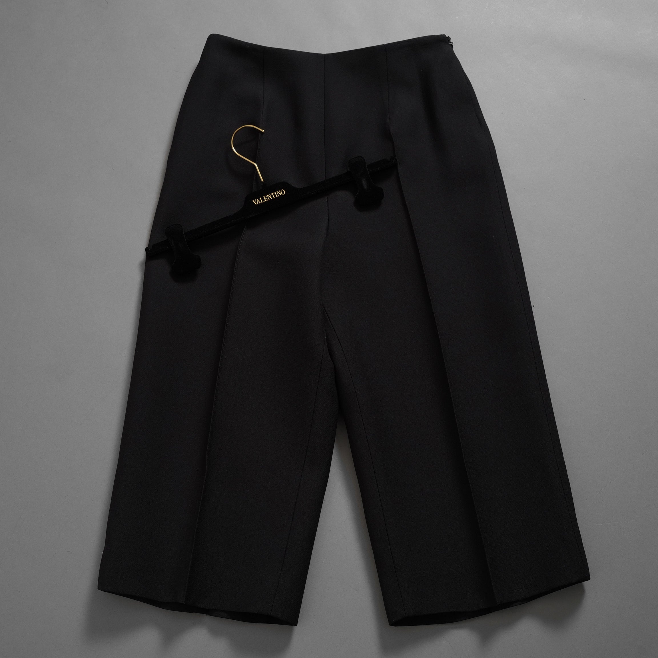 VALENTINO ヴァレンティノ / 22AW 美品 ウール キュロット パンツ センタープリーツ / MB3RB1961CF / size 40 (BLACK) レディース