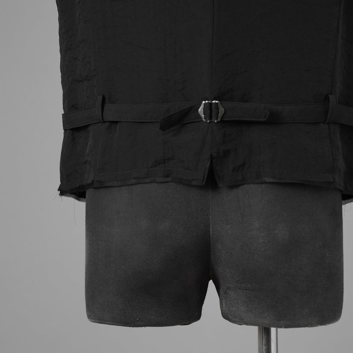 bajra バジュラ / 美品 26SS リネンカールマイヤー ベスト / 161BV01 / size 3 (BLACK) 352175-in-ue