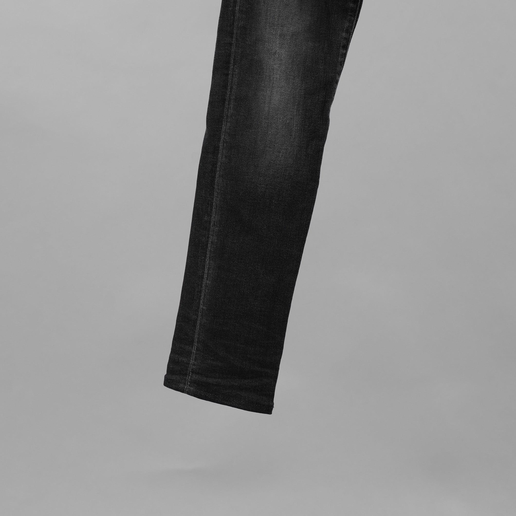 AMIRI アミリ / 美品 ブラッククラッシュスキニージーンズ デニム パンツ / size 30 (BLACK)