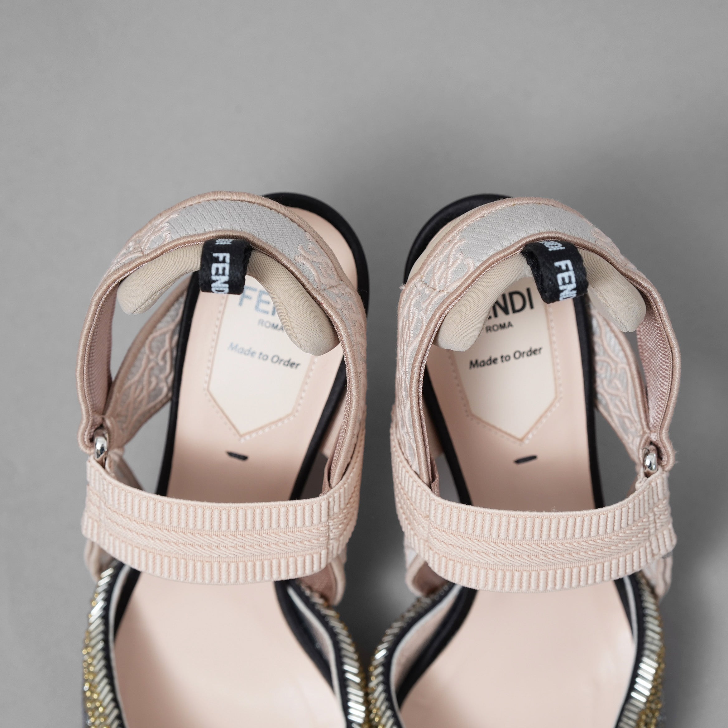 FENDI フェンディ / 美品 Colibrì コリブリ "Made to Order "スリングバック パンプス 85mm / size 35.5 (22.5cm) BEIGE × SILVER × GOLD レディース シューズ
