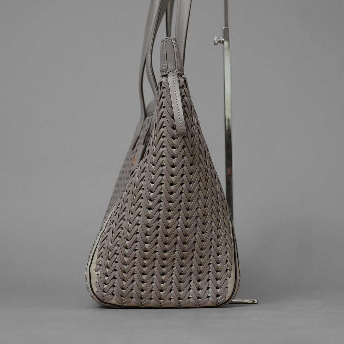 FENDI フェンディ / 美品 23AW オリガミ ラージ インターレース レザー トートバッグ / 8BH415 APZB F1MJR / SAND レディース 352178-izm