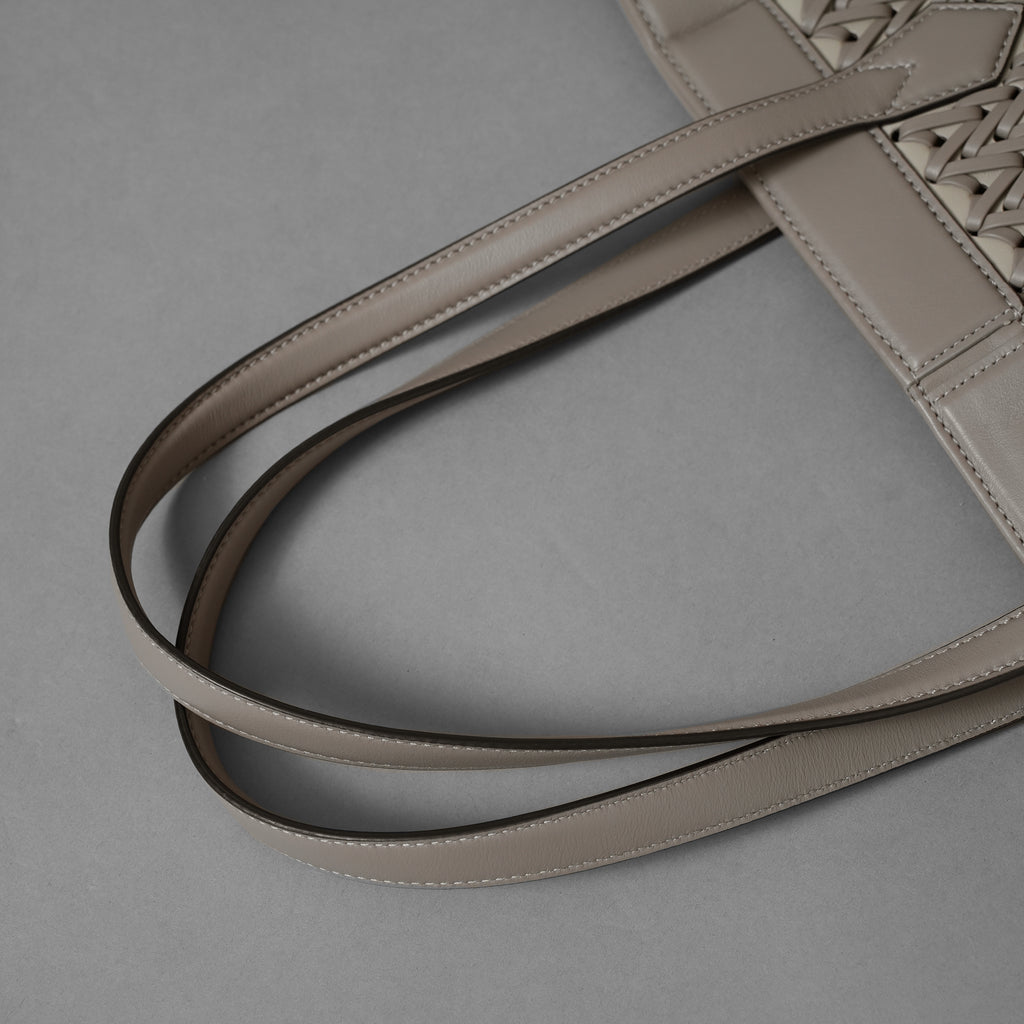 FENDI フェンディ / 美品 23AW オリガミ ラージ インターレース レザー トートバッグ / 8BH415 APZB F1MJR / SAND レディース 352178-izm