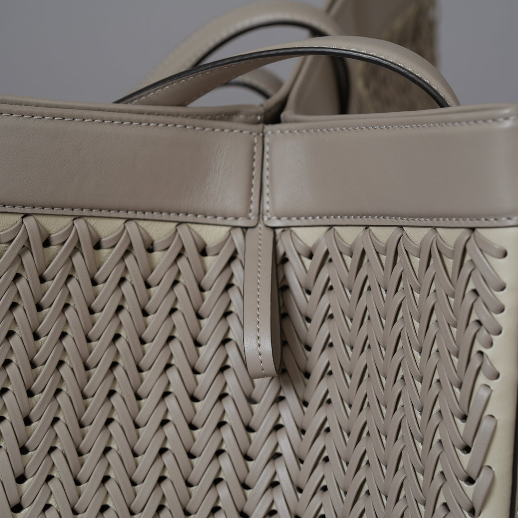 FENDI フェンディ / 美品 23AW オリガミ ラージ インターレース レザー トートバッグ / 8BH415 APZB F1MJR / SAND レディース 352178-izm