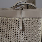 FENDI フェンディ / 美品 23AW オリガミ ラージ インターレース レザー トートバッグ / 8BH415 APZB F1MJR / SAND レディース 352178-izm