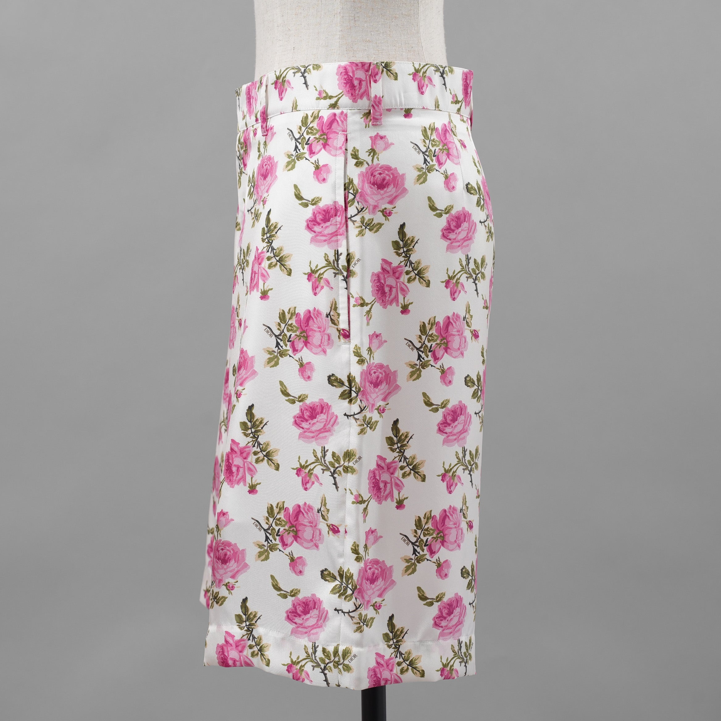 Dior ディオール / 美品 22AW ローズプリント シルクツイル メンズ ハーフパンツ / 013C12B5630 / size 44 (WHITE × PINK)