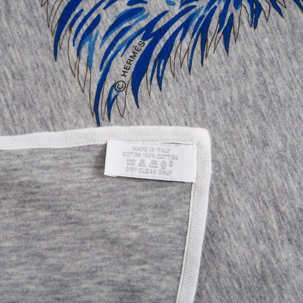 HERMES エルメス / 美品 カレ Tシャツ  Guepards（ゲパール / チーター） コットンジャージー製 大判スカーフ アクセサリー / LIGHT GRAY レディース 352179-izm