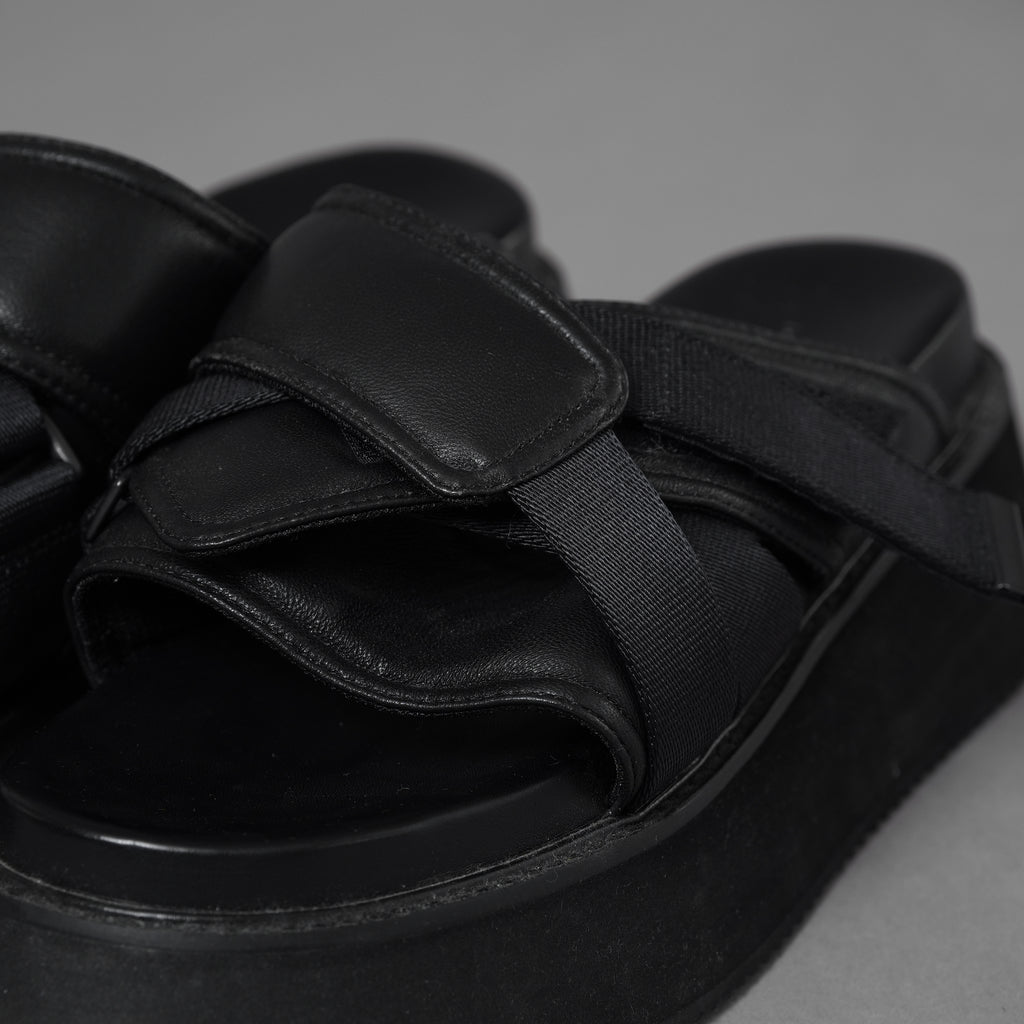 JULIUS ユリウス / 24AW Coated Goat Suede Velcro Sandal コーテッド ゴート スエード ベルクロ  レザーサンダル シューズ / 867FWM1-L / size 1 (BLACK)  352181-in-ue