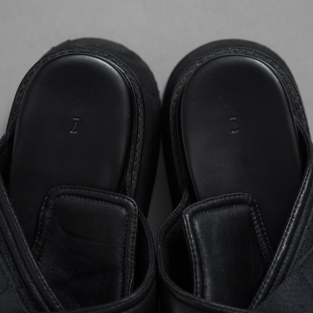 JULIUS ユリウス / 24AW Coated Goat Suede Velcro Sandal コーテッド ゴート スエード ベルクロ  レザーサンダル シューズ / 867FWM1-L / size 1 (BLACK)  352181-in-ue