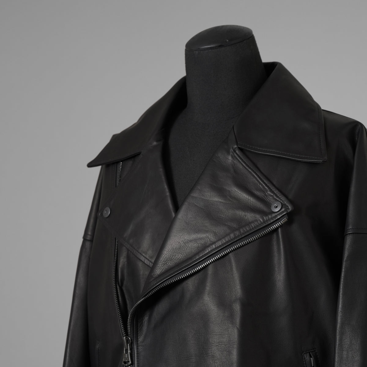 ISAMU KATAYAMA BACKLASH イサムカタヤマバックラッシュ / 25AW 美品 メンセレ別注 Monochrome luxury steer double riders jacket ルーズフィット ライダース アウター / ME2078-06 / size L (BLACK) 352191-in-ue