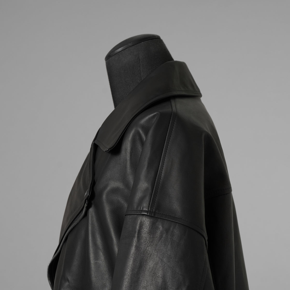ISAMU KATAYAMA BACKLASH イサムカタヤマバックラッシュ / 25AW 美品 メンセレ別注 Monochrome luxury steer double riders jacket ルーズフィット ライダース アウター / ME2078-06 / size L (BLACK) 352191-in-ue