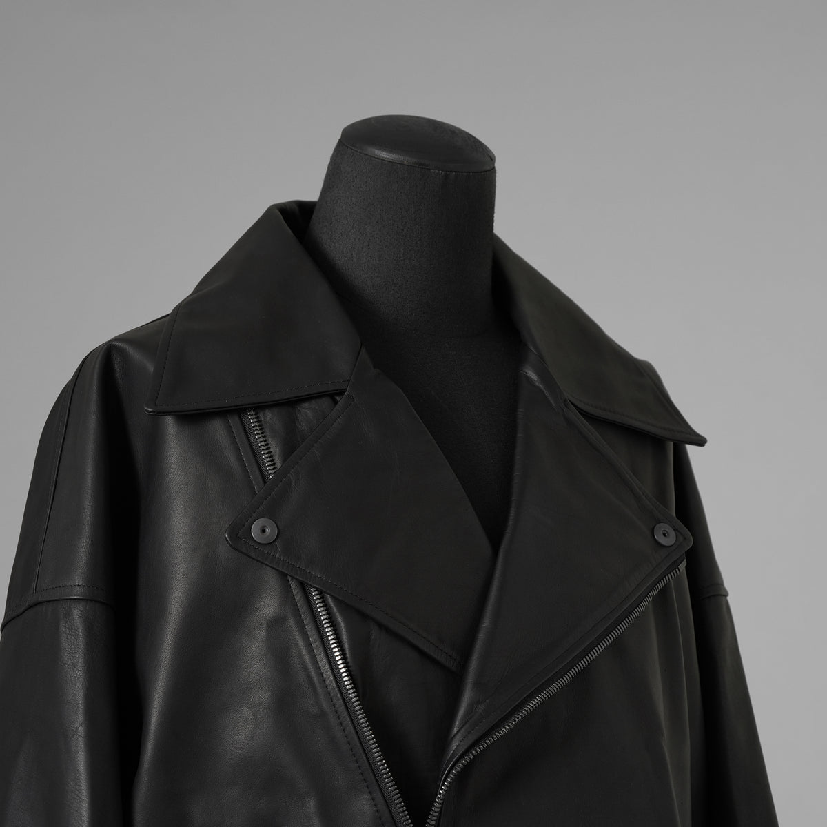 ISAMU KATAYAMA BACKLASH イサムカタヤマバックラッシュ / 25AW 美品 メンセレ別注 Monochrome luxury steer double riders jacket ルーズフィット ライダース アウター / ME2078-06 / size L (BLACK) 352191-in-ue