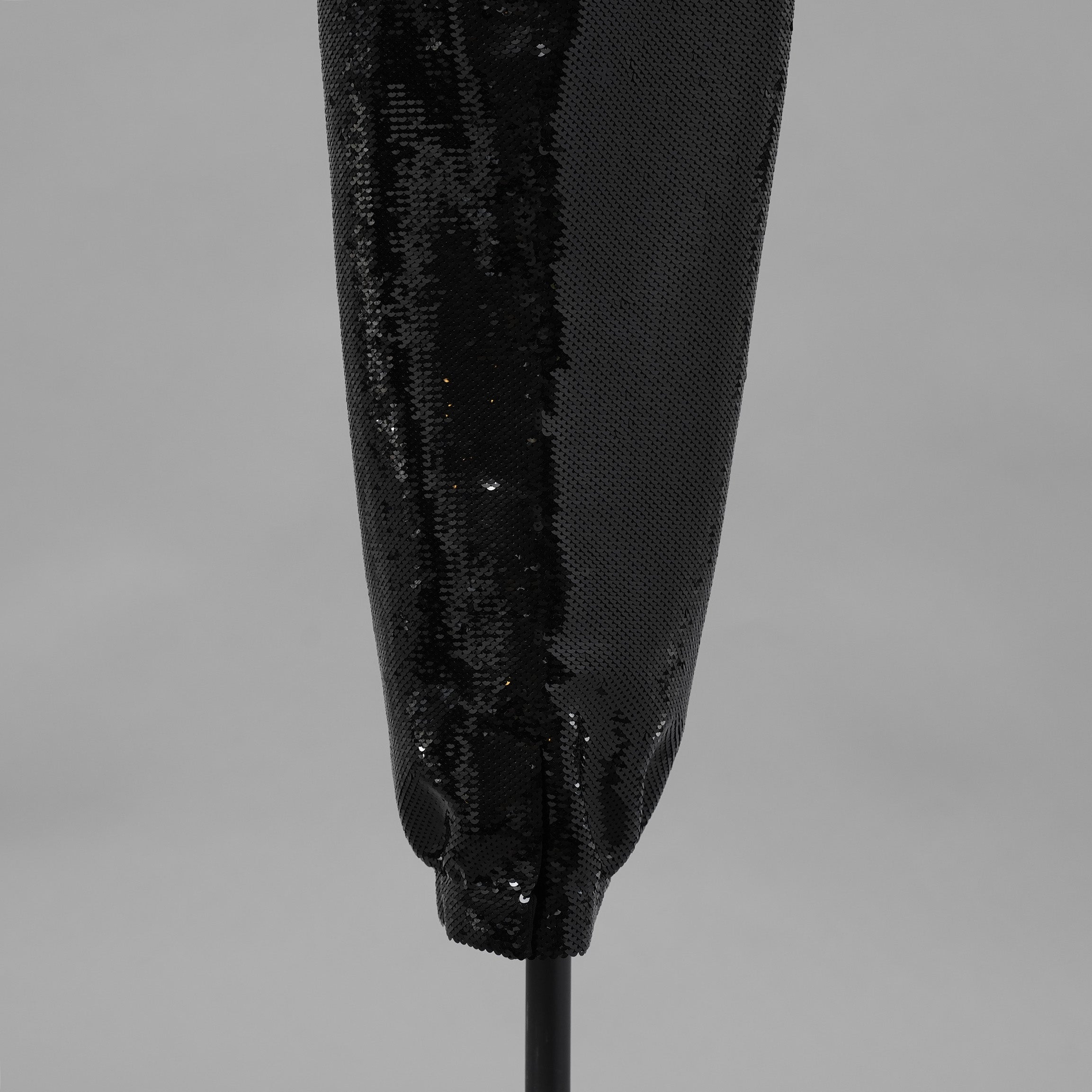 未使用 超希少 CELINE セリーヌ / 19AW エディ スリマン期 / スパンコール クロップド ジョガーパンツ / パンツ / 29ABC673D / size 38 (BLACK) レディース