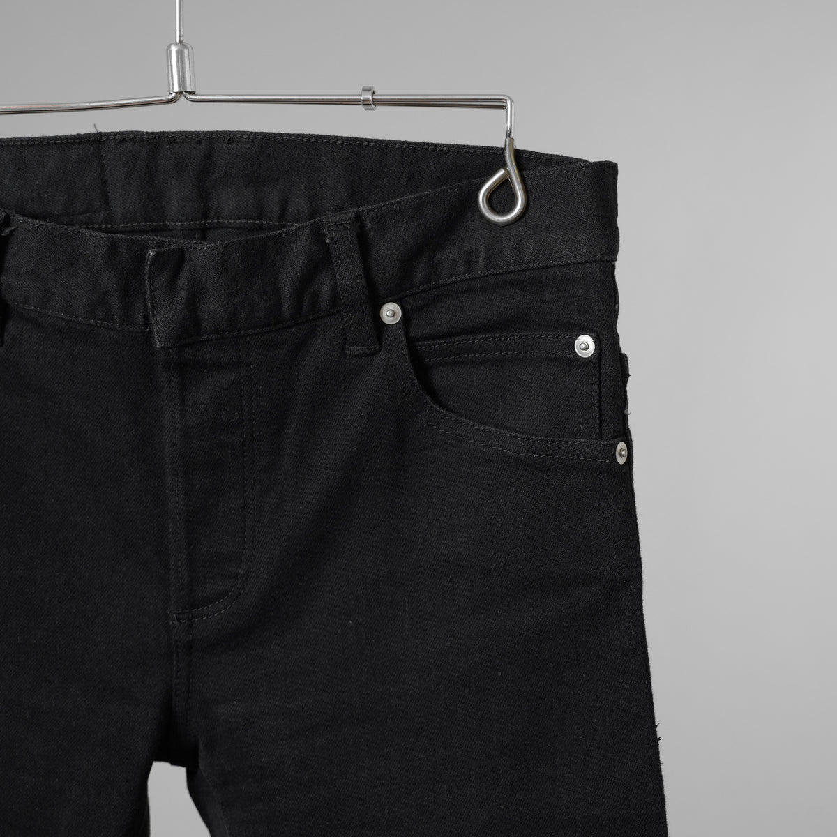 BALMAIN バルマン / 美品 18SS ロゴパッチ付き ストレッチコットン スキニーデニムパンツ / S8H9008T314B / size 27 (BLACK)  352188-in-ue