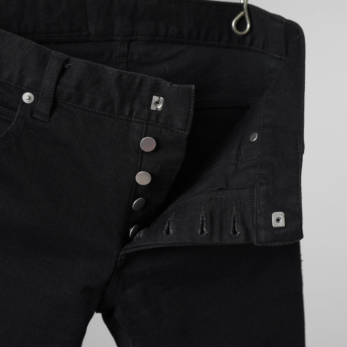 BALMAIN バルマン / 美品 18SS ロゴパッチ付き ストレッチコットン スキニーデニムパンツ / S8H9008T314B / size 27 (BLACK)  352188-in-ue