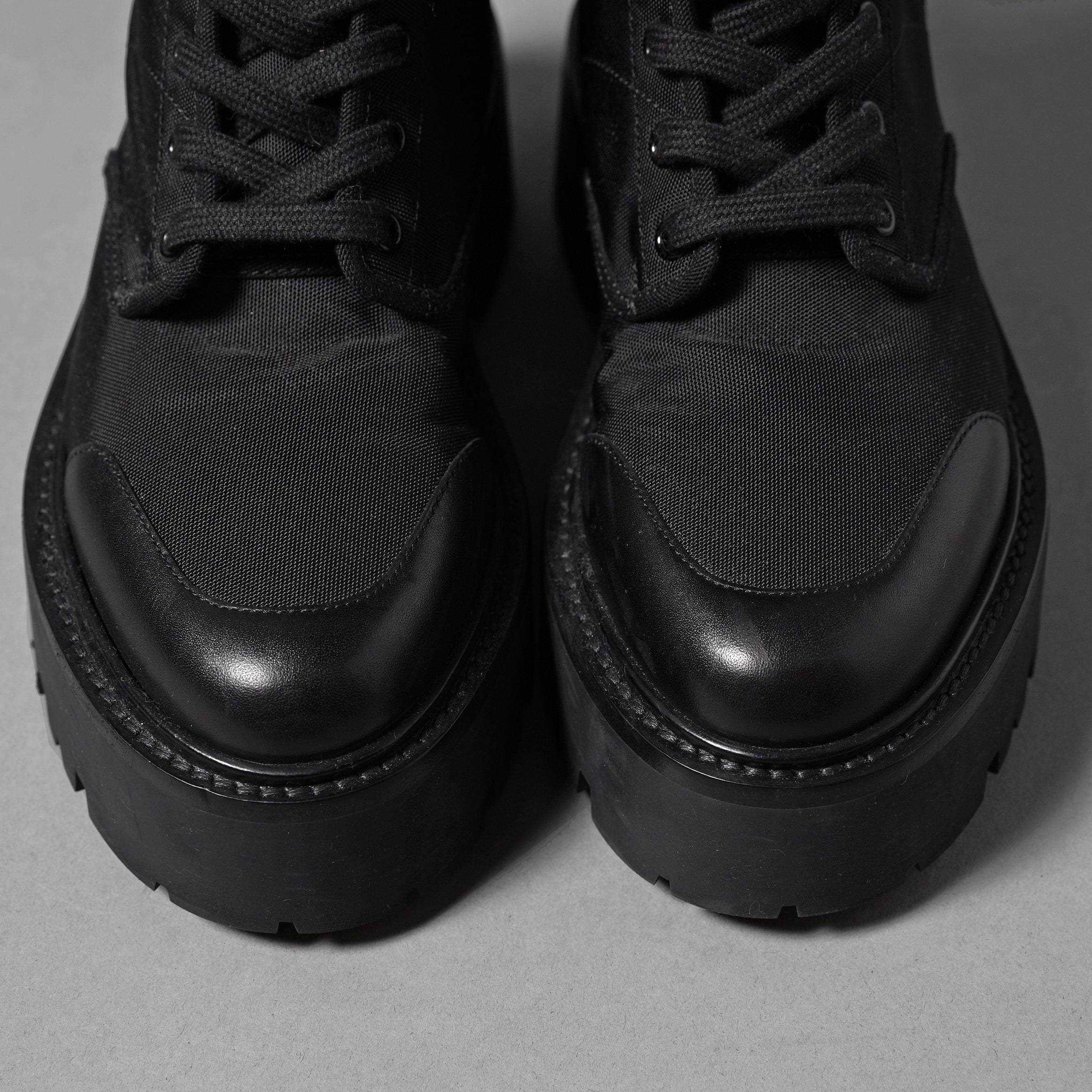 CELINE セリーヌ / 美品 トリオンフ バルキー レースアップブーツ ナイロン＆シャイニーブル / size 36 (23cm) BLACK レディース シューズ