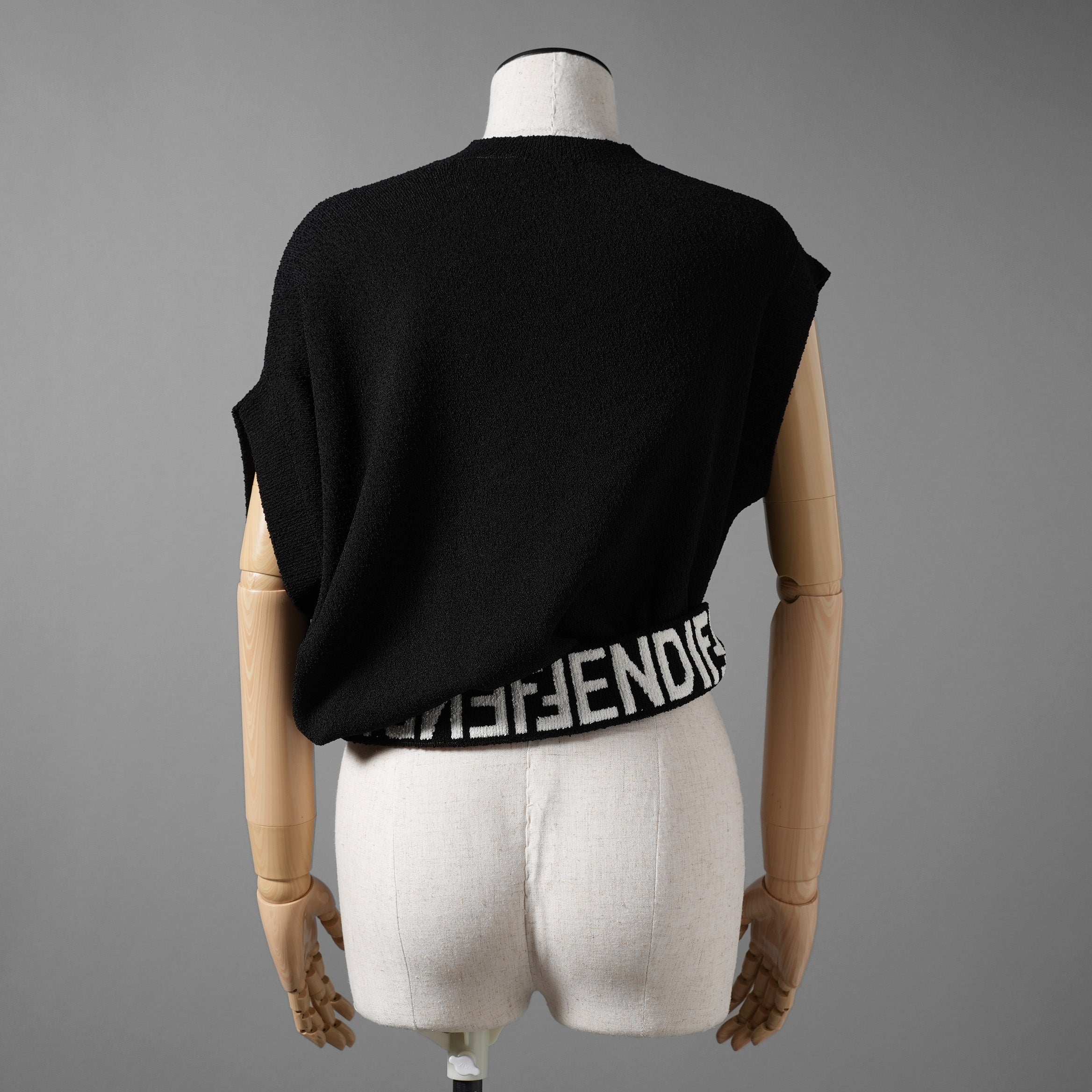 FENDI フェンディ / 25SS 美品 アシンメトリー ドレープセーター / サマーニット / キャップスリーブ / FZXB23 ARVB / size 40 (BLACK) レディース