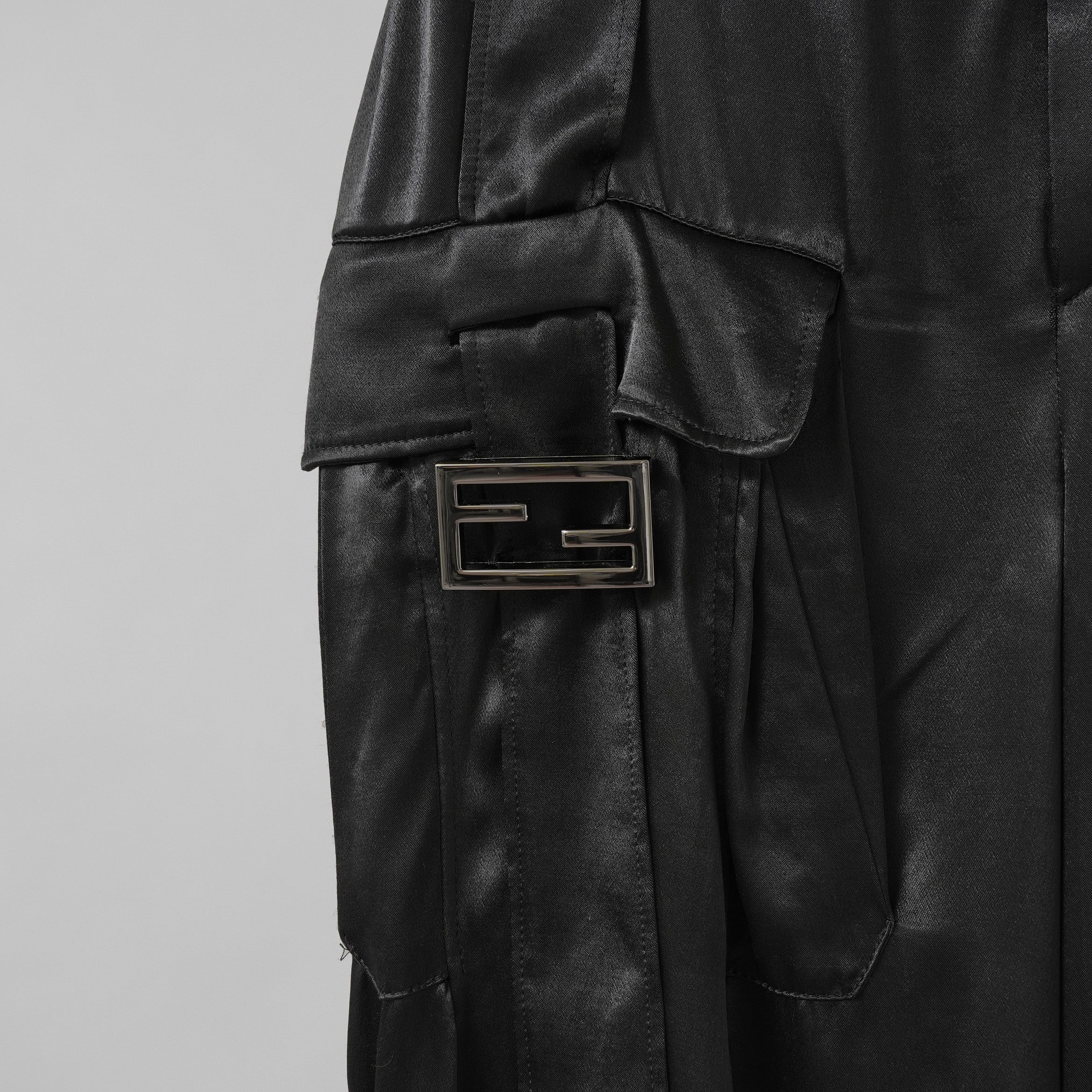 FENDI フェンディ / 美品 23SS FFバゲットバックル ビスコース ロングカーゴパンツ パンツ/ FR6478 ANQ9 / size 40 (BLACK) レディース