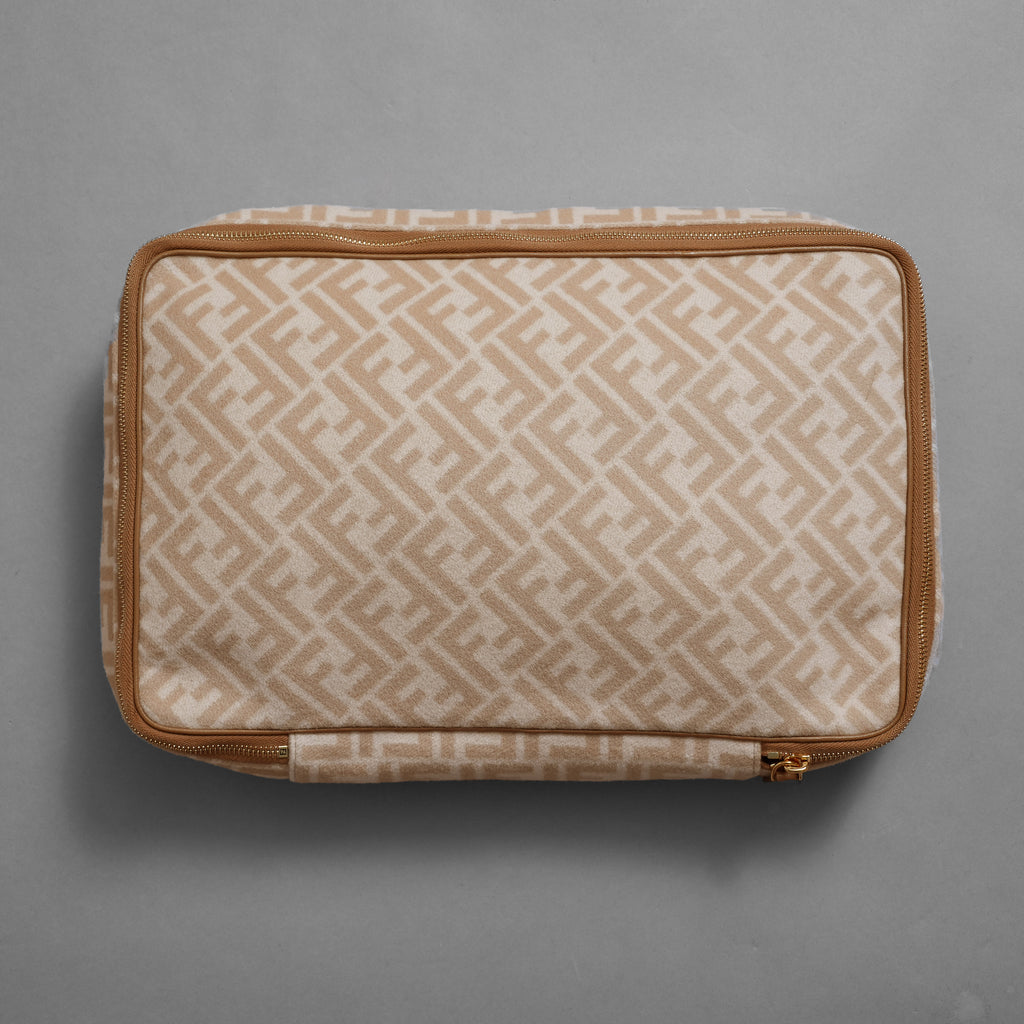 FENDI フェンディ / 美品 ズッカ柄 ポーチ トラベルポーチ バッグ / 8N0177 AHJN 2194927 / BEIGE 352193-izm