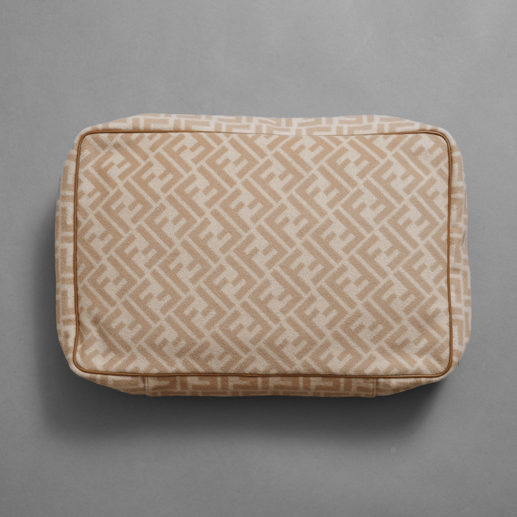 FENDI フェンディ / 美品 ズッカ柄 ポーチ トラベルポーチ バッグ / 8N0177 AHJN 2194927 / BEIGE 352193-izm